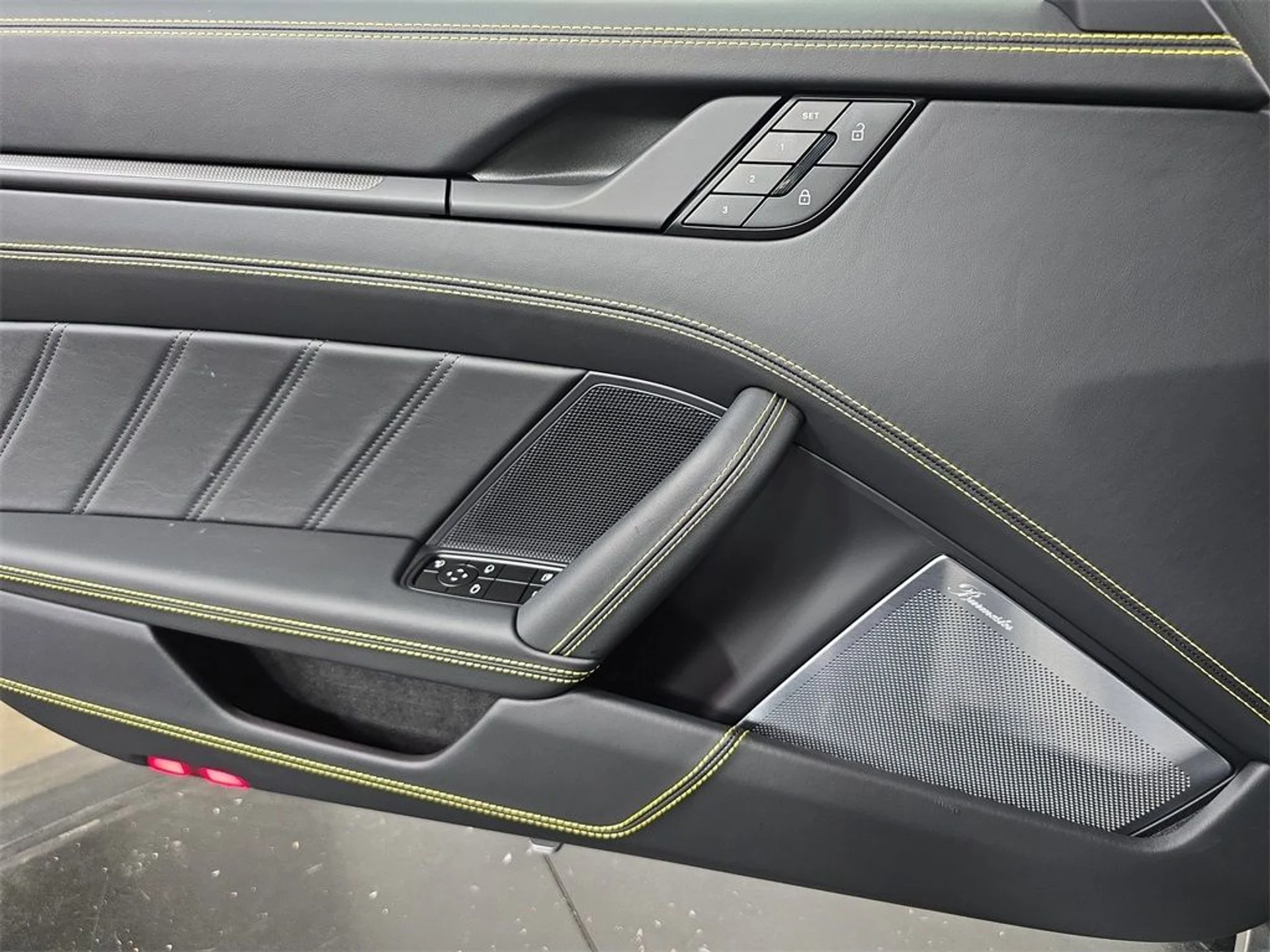 mph021_2950347584_e85b57aef07cad571f358f33e74645cf_346ee5bc86