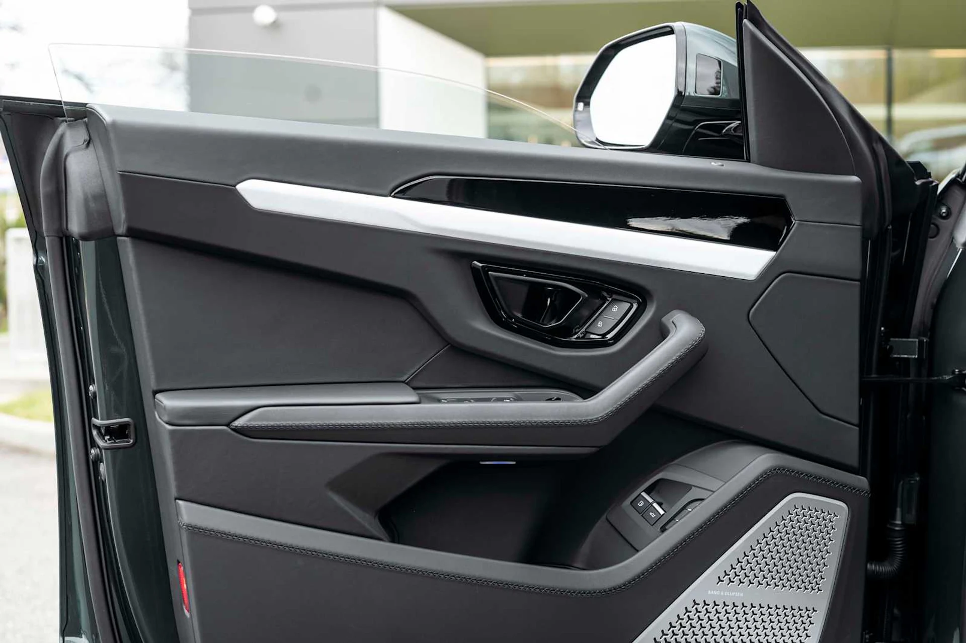 mph021_2951610531_add14a693efb4bade4cc78645981e117x_52e917d34a