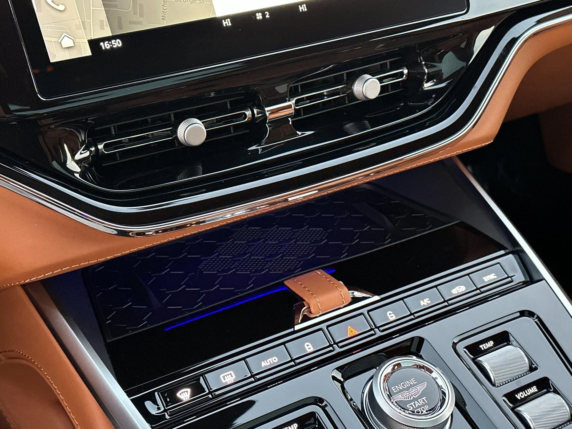 mph021_2961241165_New_2026_Aston_Martin_DBX_707_1764949834_e5b87cbffd