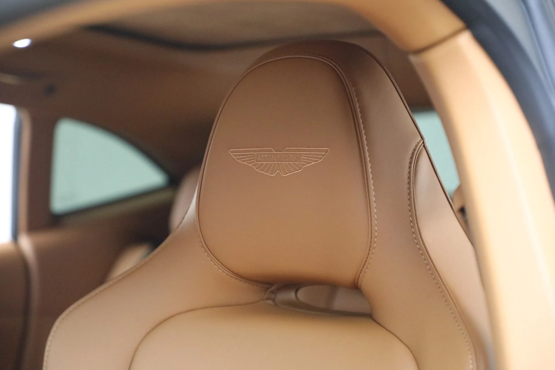 mph021_296673423_New_2026_Aston_Martin_DBX_707_1770419667_6b7057689e