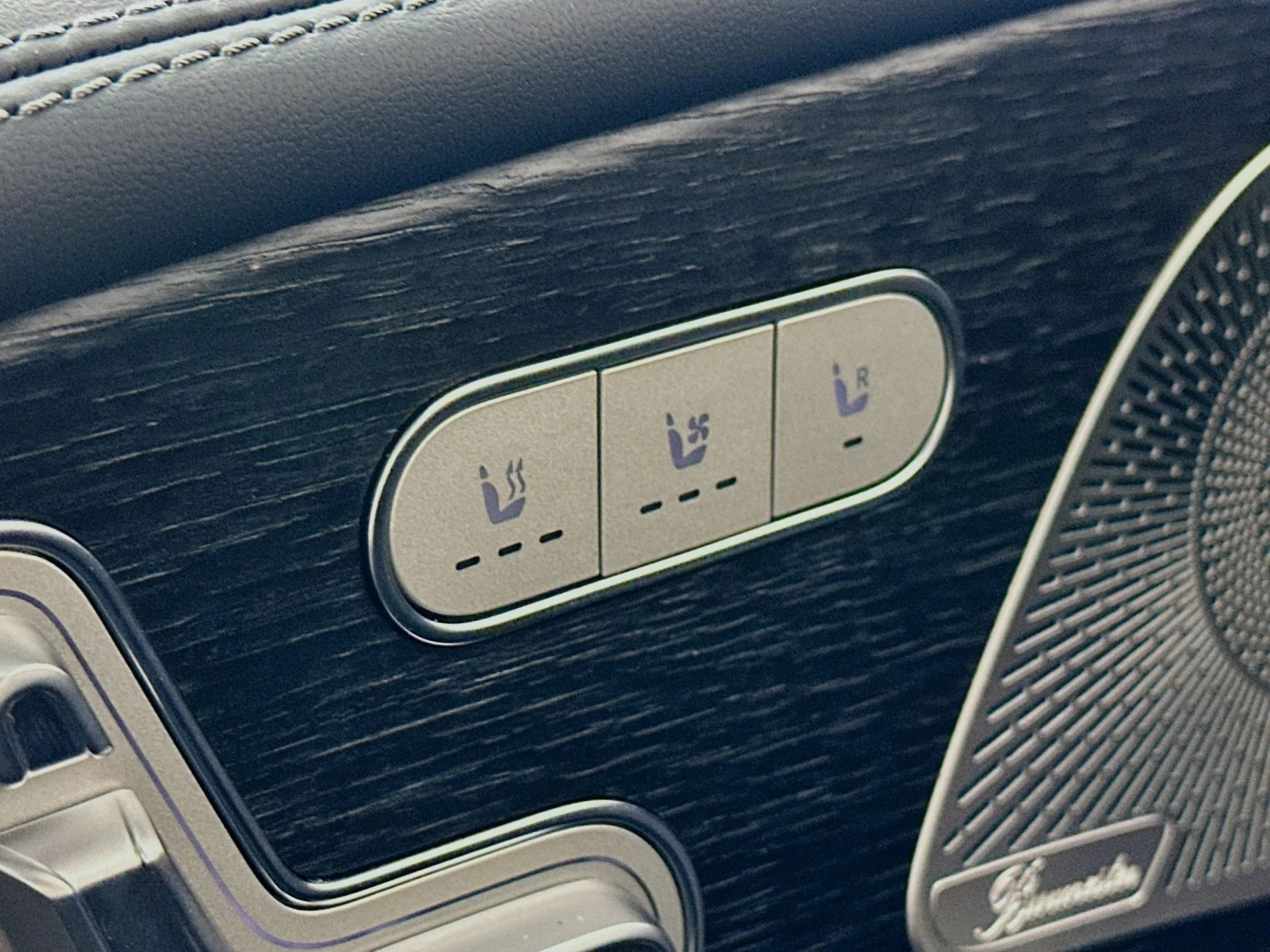 mph021_2967854086_f1589e7ff563be5c60fe97b958371563x_885b43f819