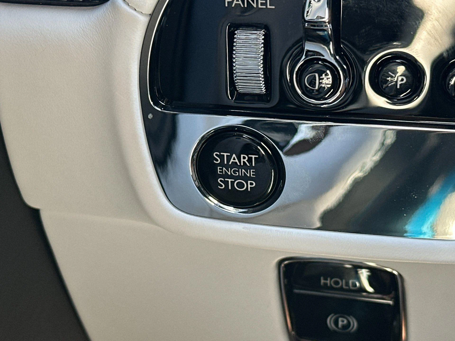 mph021_2969159824_New_2026_Rolls_Royce_Spectre_Black_Badge_1773996542_a72c001bf6