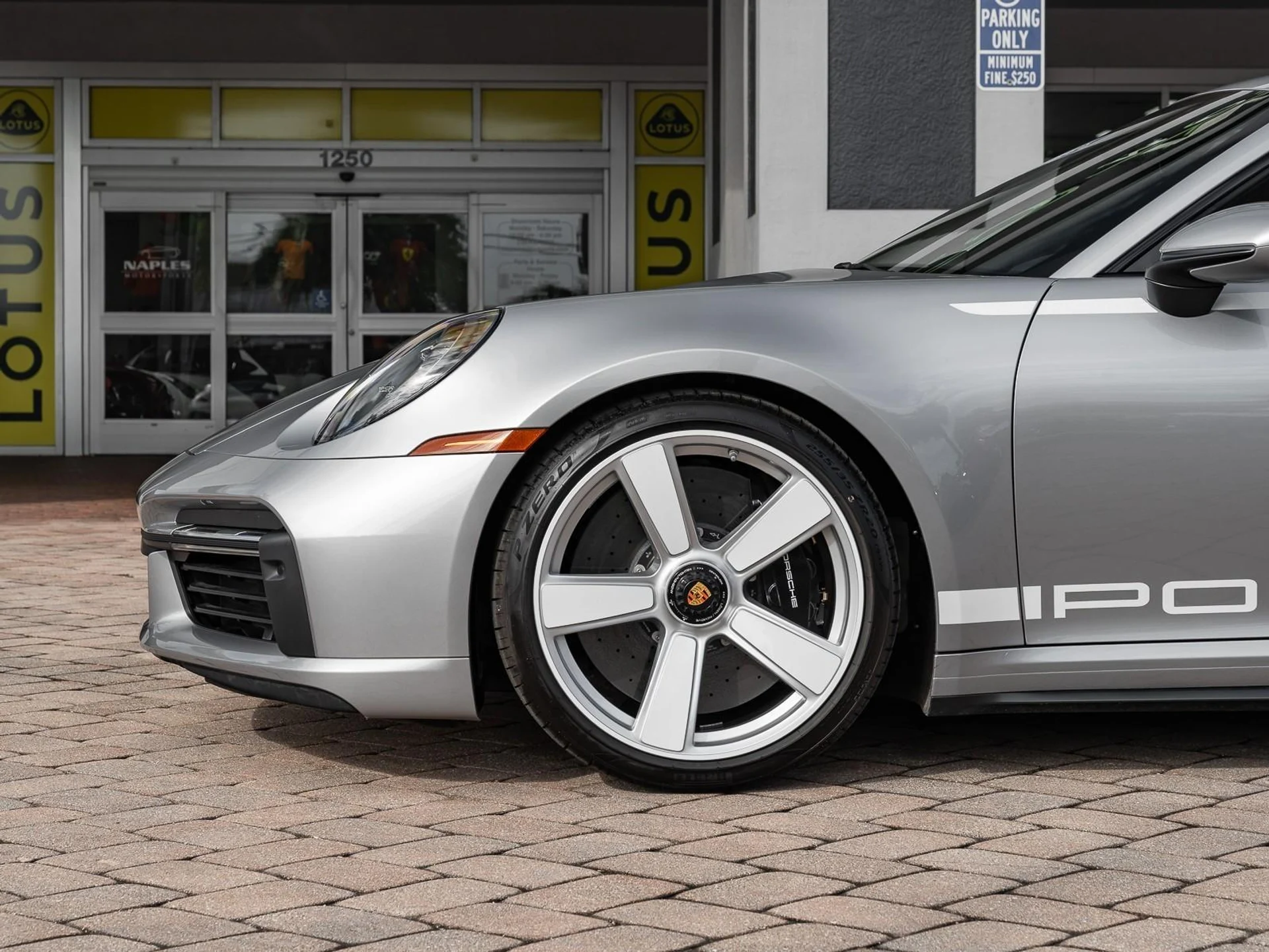 mph021_2976249977_Used_2025_Porsche_911_Turbo_1761858403_fa00a01d66