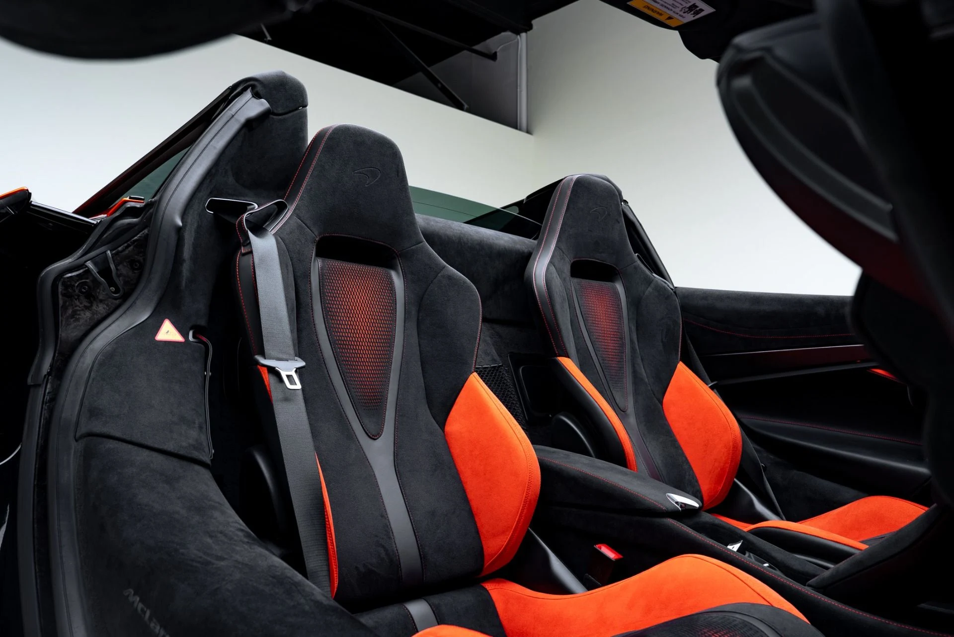 mph021_298289278_Used_2024_Mc_Laren_750_S_Spider_1776888165_811b661314