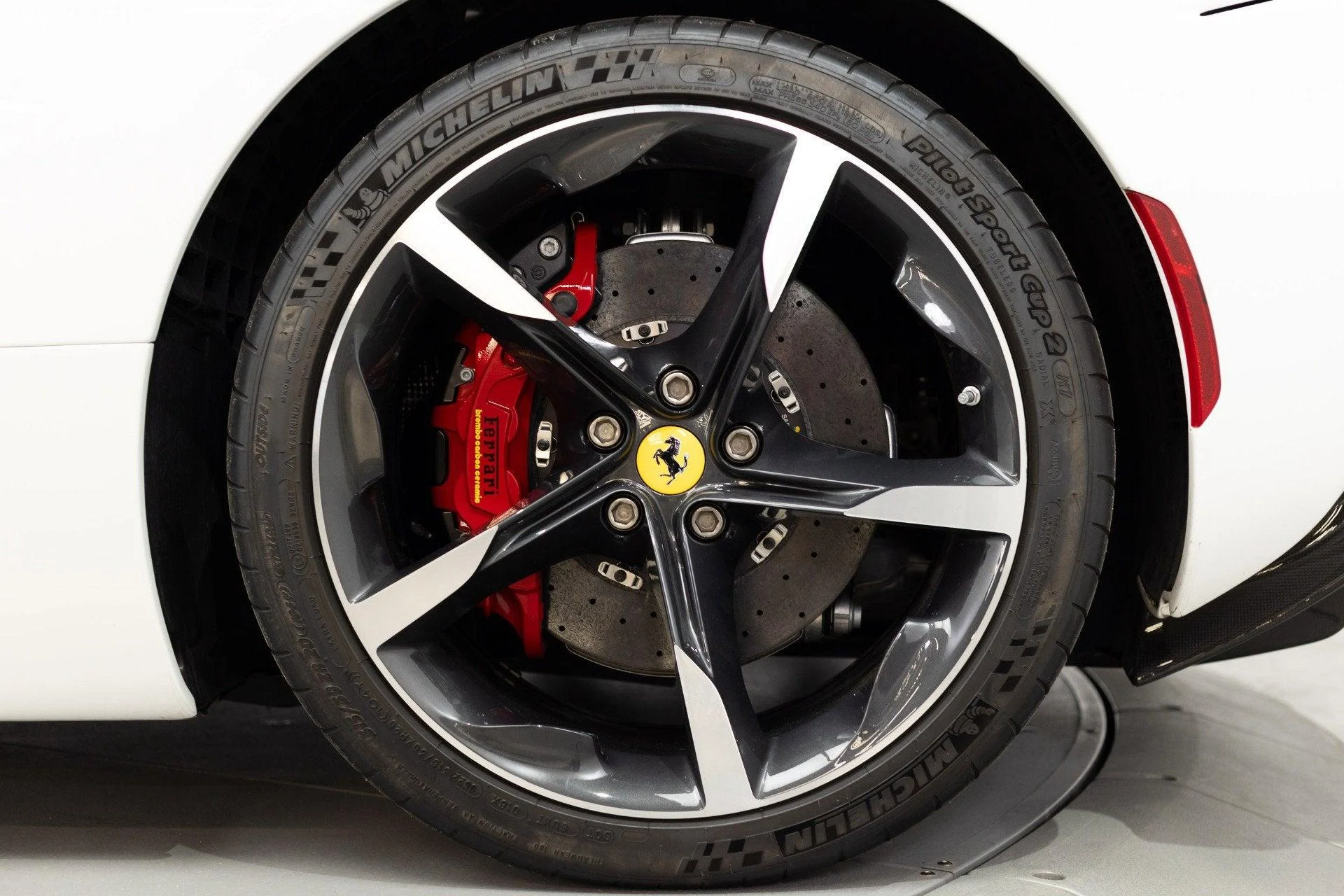 mph021_2984793109_Used_2022_Ferrari_SF_90_Spider_1777382745_ec2a6534bc