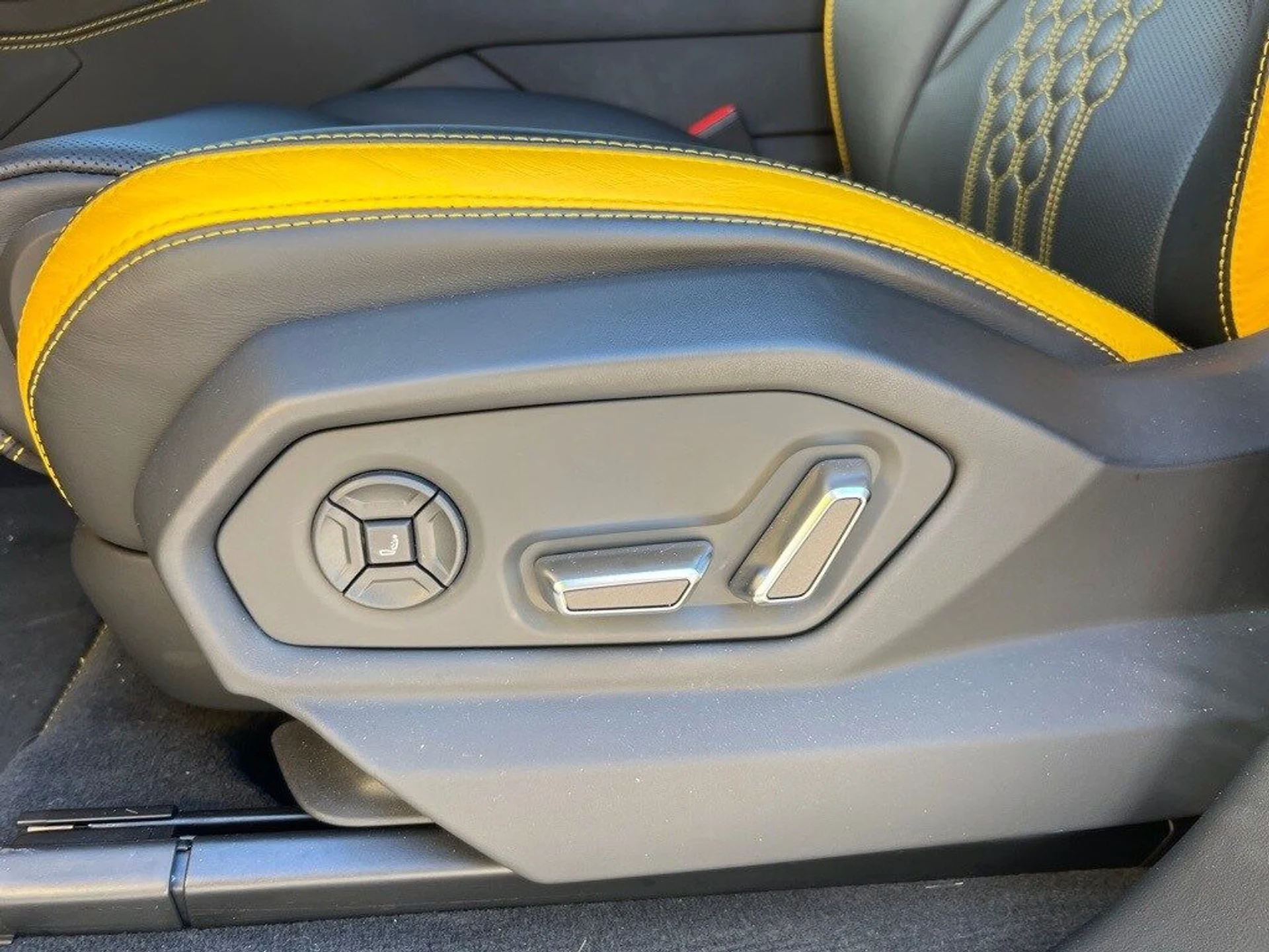 mph021_2988576053_be2bba4fccdff494861c396f2d6c69edx_14bfc3726f