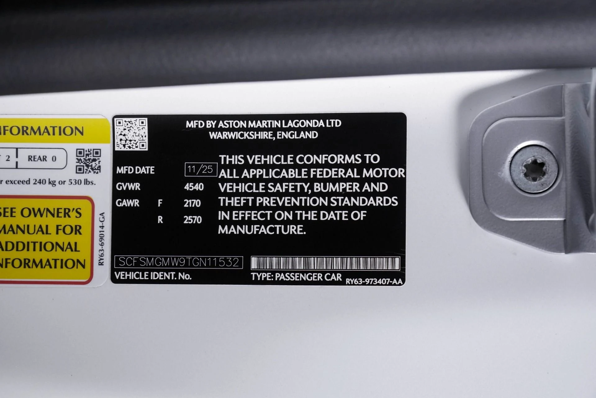 mph021_2990277175_New_2026_Aston_Martin_Vantage_1768443052_d9c2cad2a2