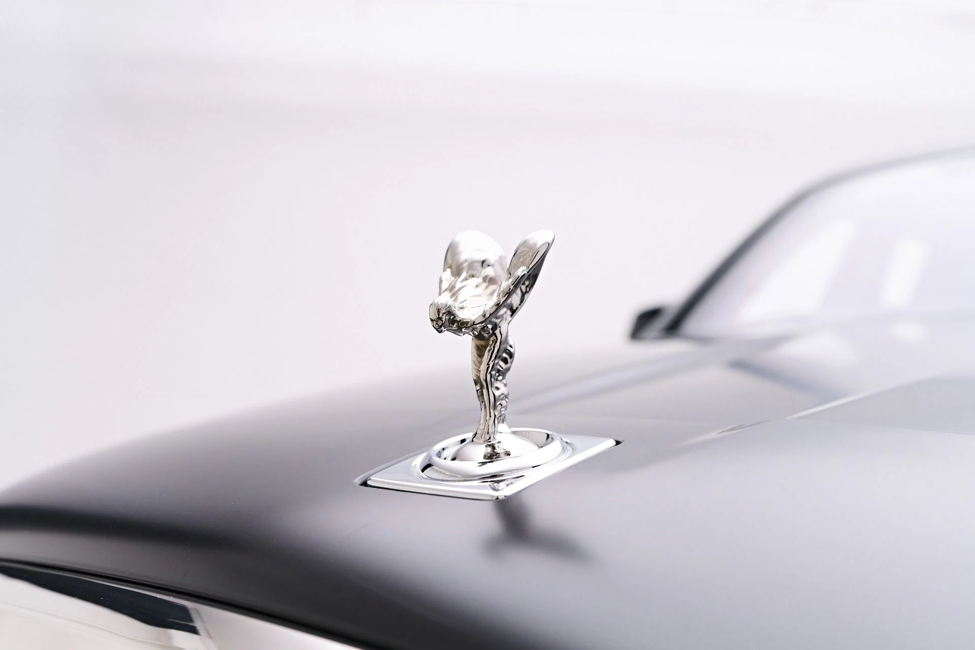 mph021_2990987435_Used_2023_Rolls_Royce_Cullinan_Base_1756252121_f8fda8ff77