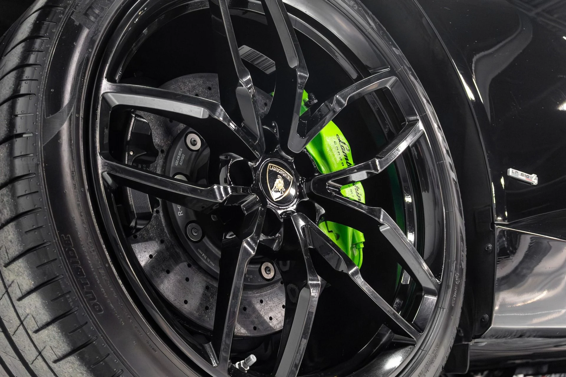 mph021_2992624987_Used_2017_Lamborghini_Huracan_1775865662_a27ab46861