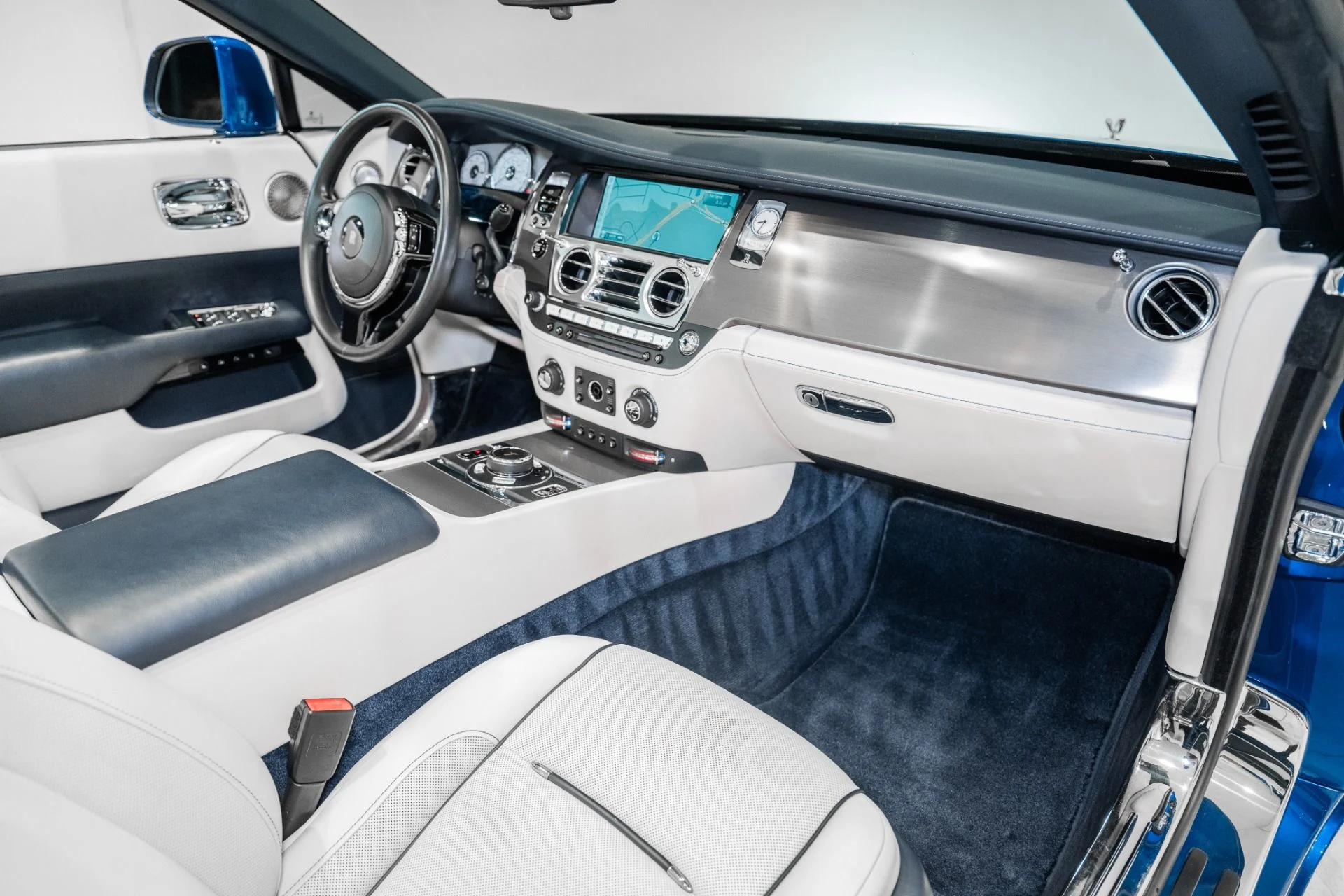 mph021_2995776722_Used_2017_Rolls_Royce_Dawn_1793121391_f0504794e6
