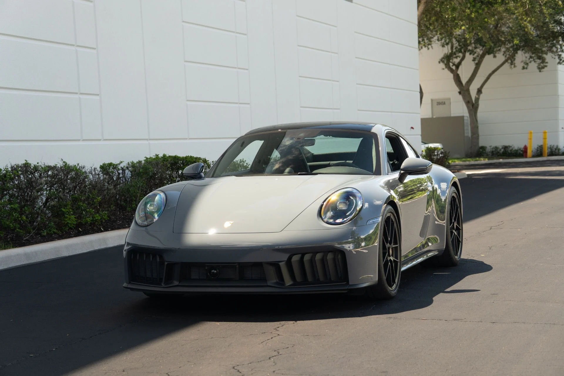 mph021_2997643659_Used_2025_Porsche_911_Carrera_4_GTS_1758912978_89a9bbce81