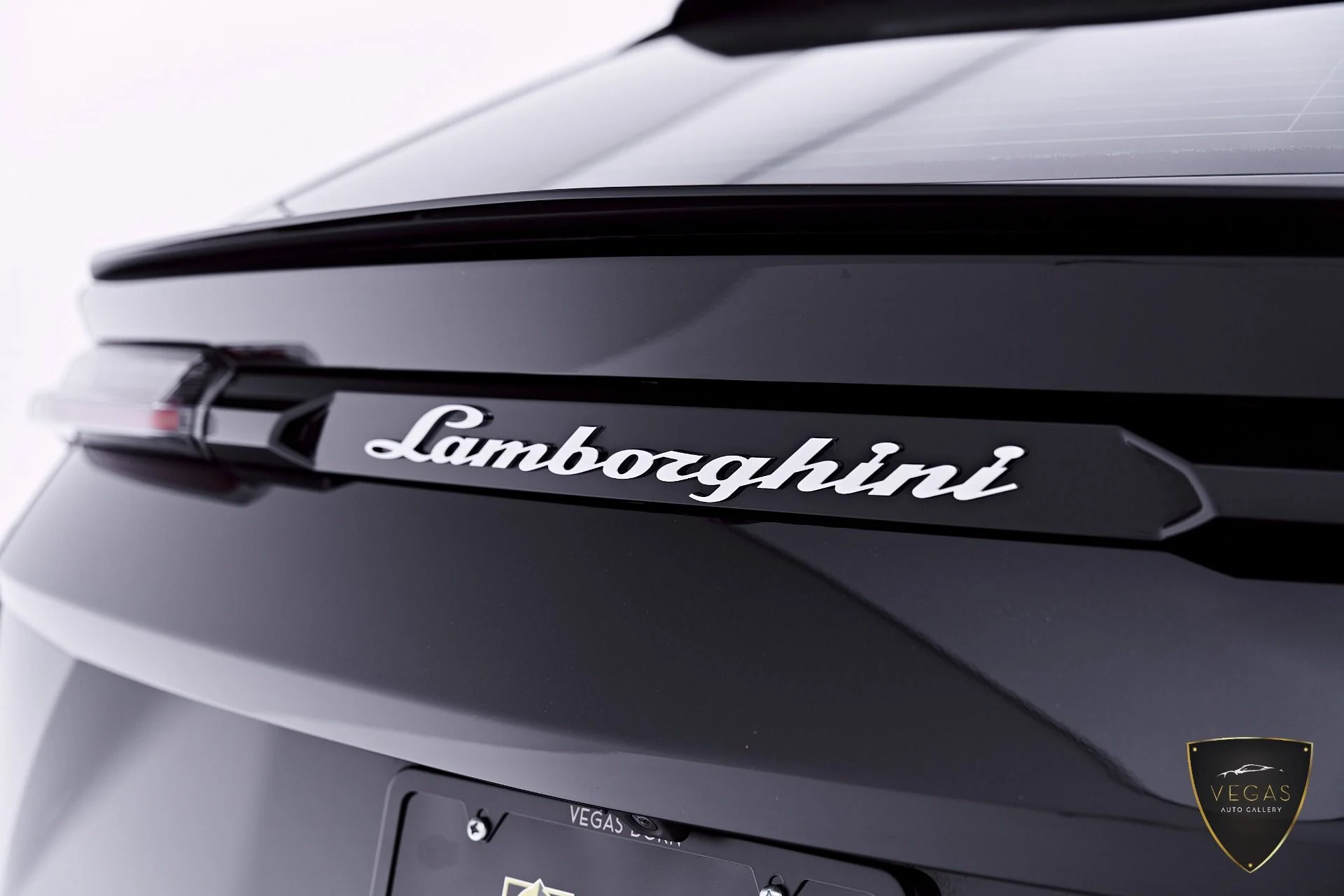 mph021_3000602129_Used_2022_Lamborghini_Urus_1782338931_14aab45fab