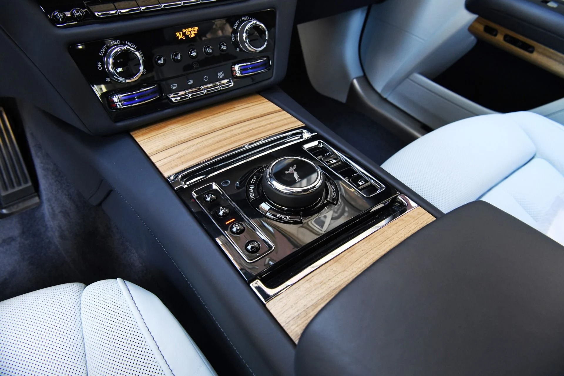 mph021_300331404_9517_p23_l_0ffd04432b