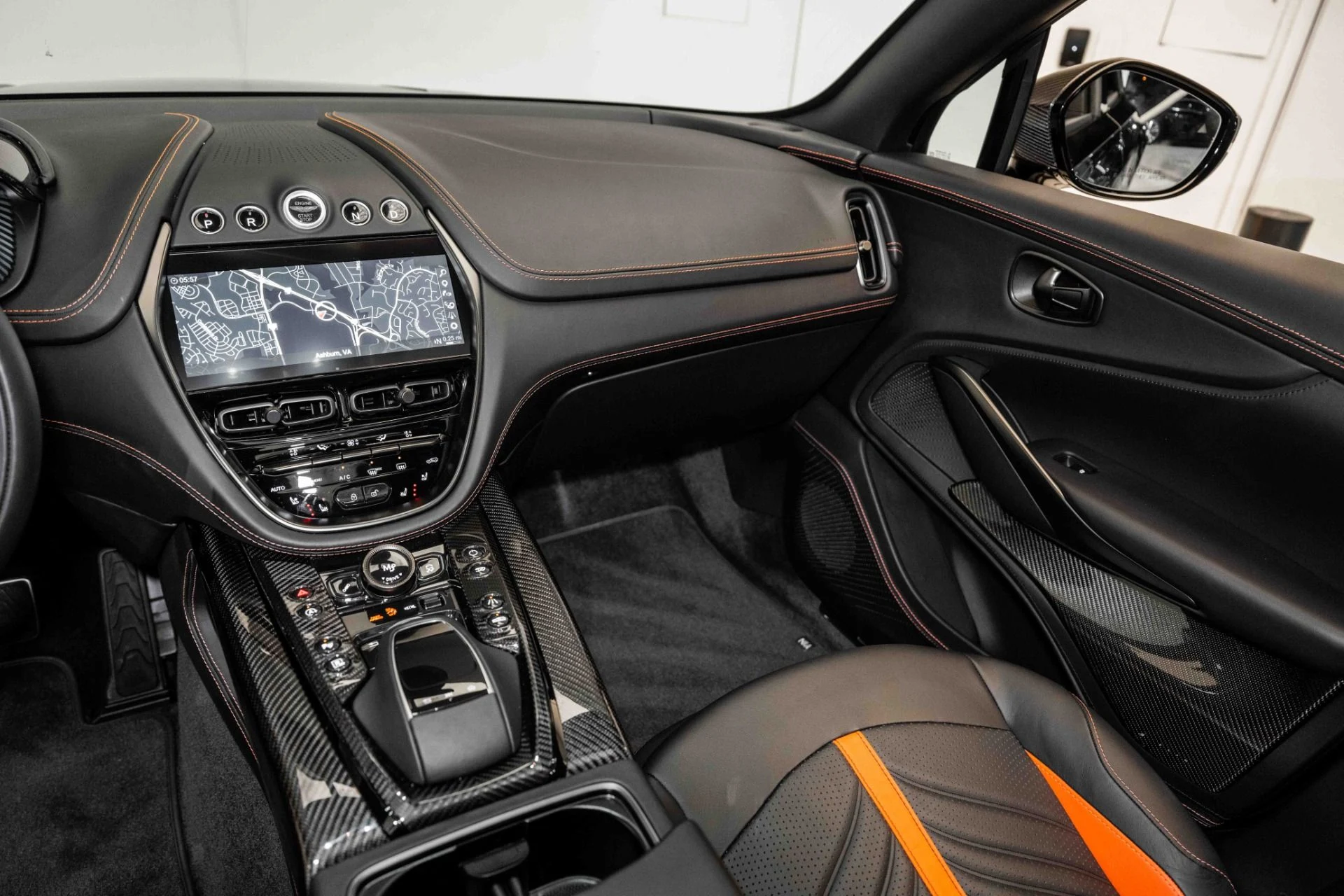 mph021_3017191145_Used_2023_Aston_Martin_DBX_707_1729954912_5d439efefe