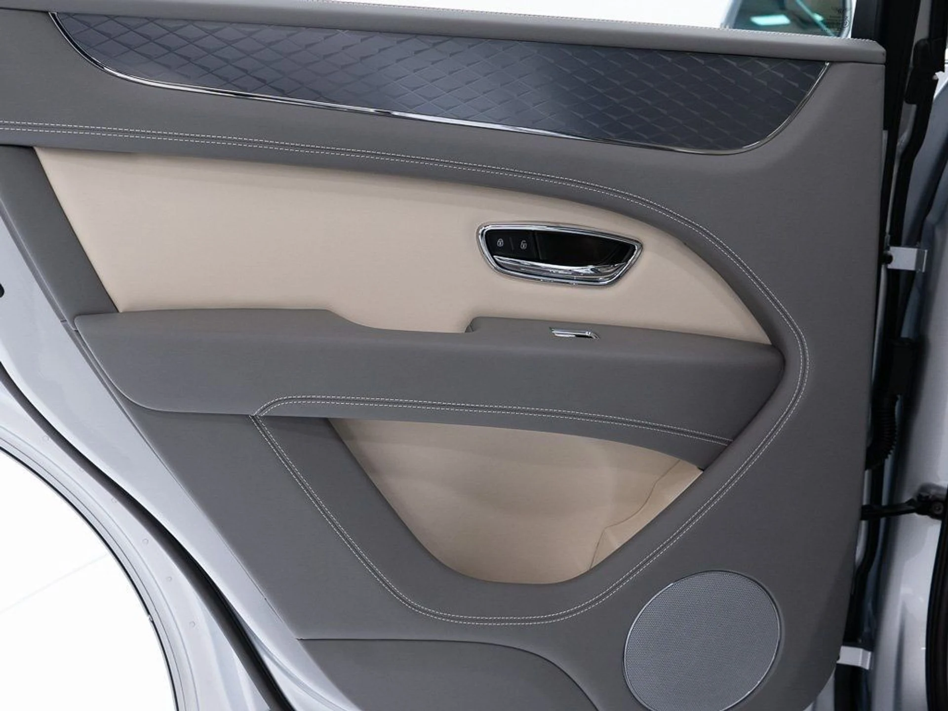 mph021_3018239422_4debb99ebcdae34d9c246efc92c57ce0_0daa719692