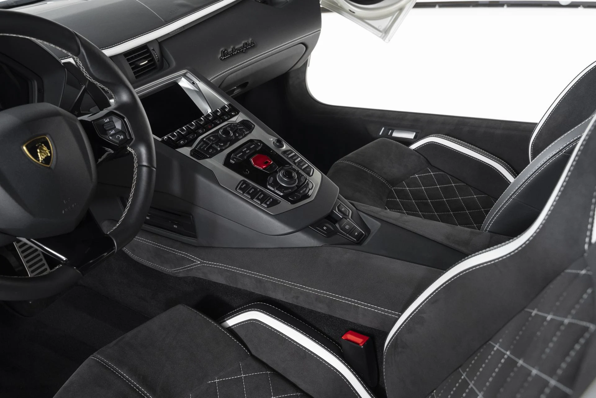 mph021_3025569563_Used_2018_Lamborghini_Aventador_LP_740_4_S_1752175744_ffa2e4c0e2