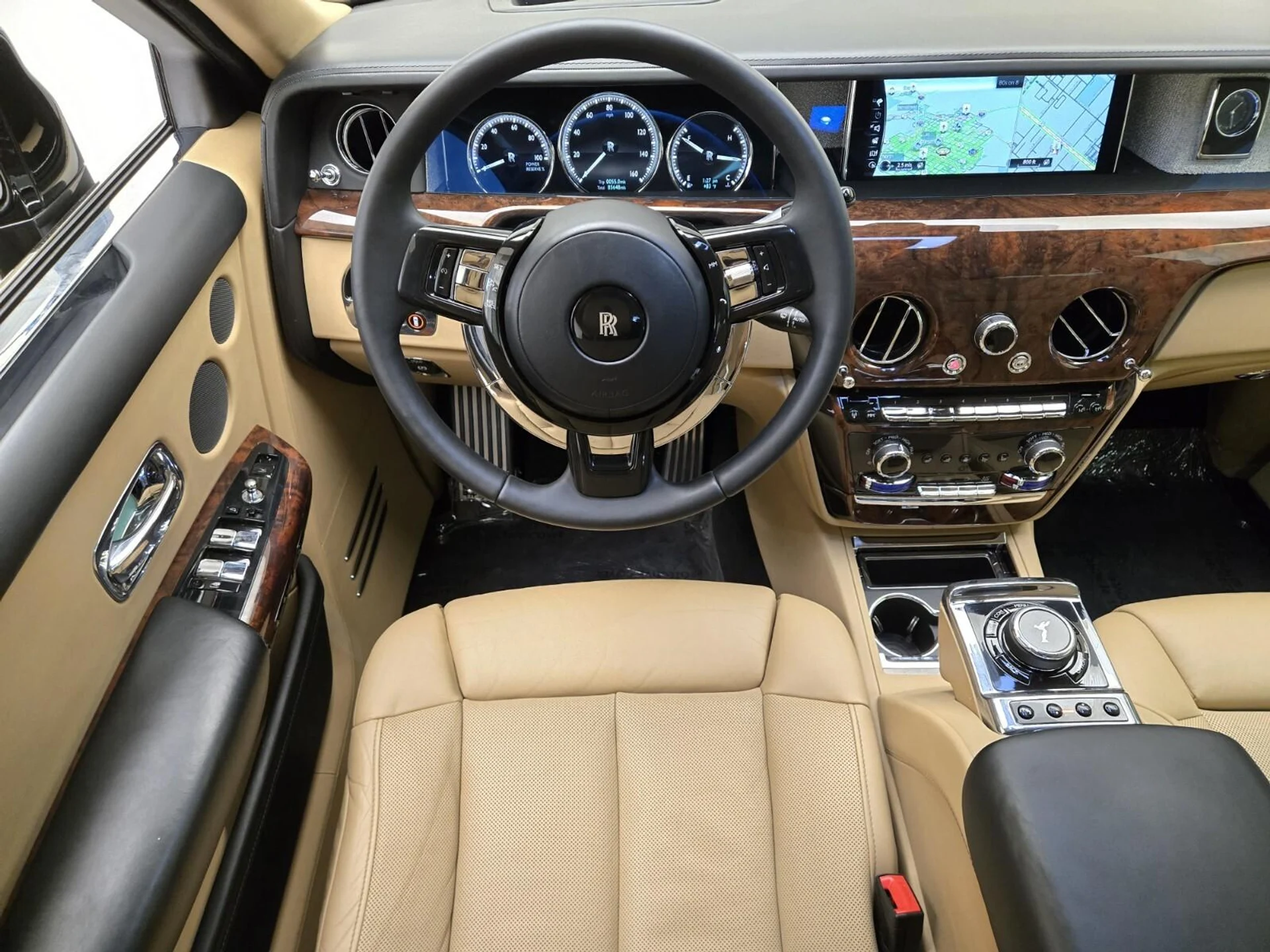 mph021_3027307056_Used_2020_Rolls_Royce_Phantom_1759992240_97ac418977