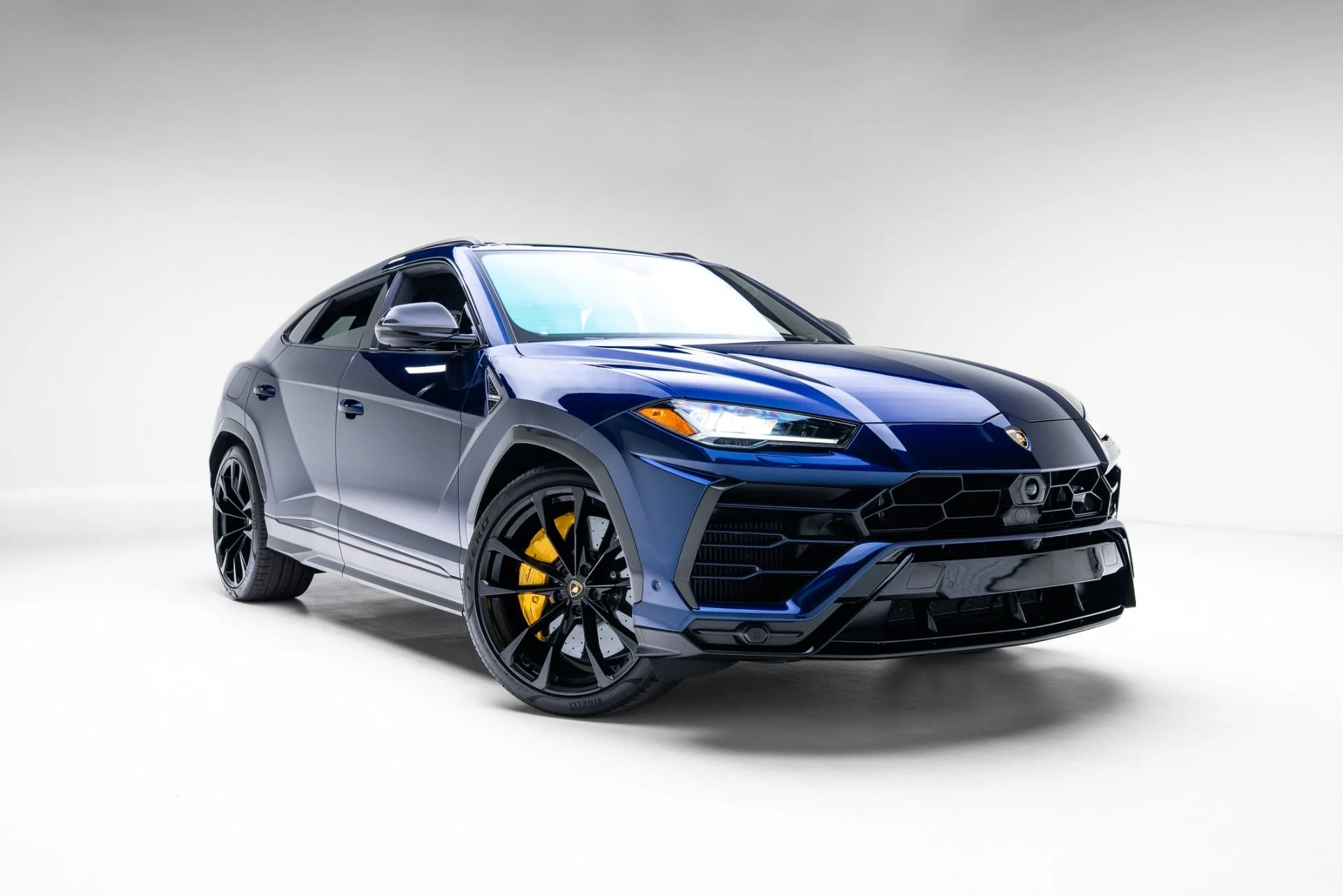 mph021_3031701792_Used_2022_Lamborghini_Urus_1775598124_95d3fc9029