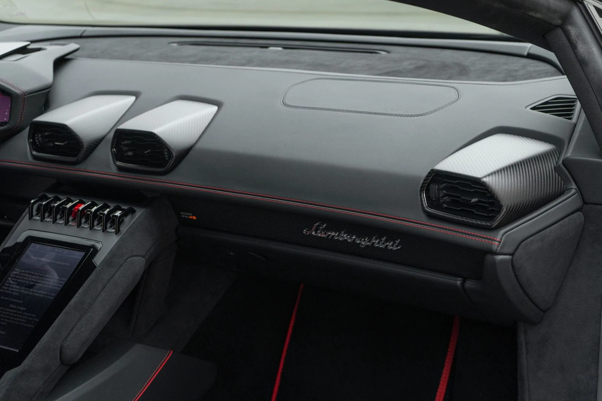 mph021_3032866782_Used_2023_Lamborghini_Huracan_Tecnica_1768943844_131efbf72b