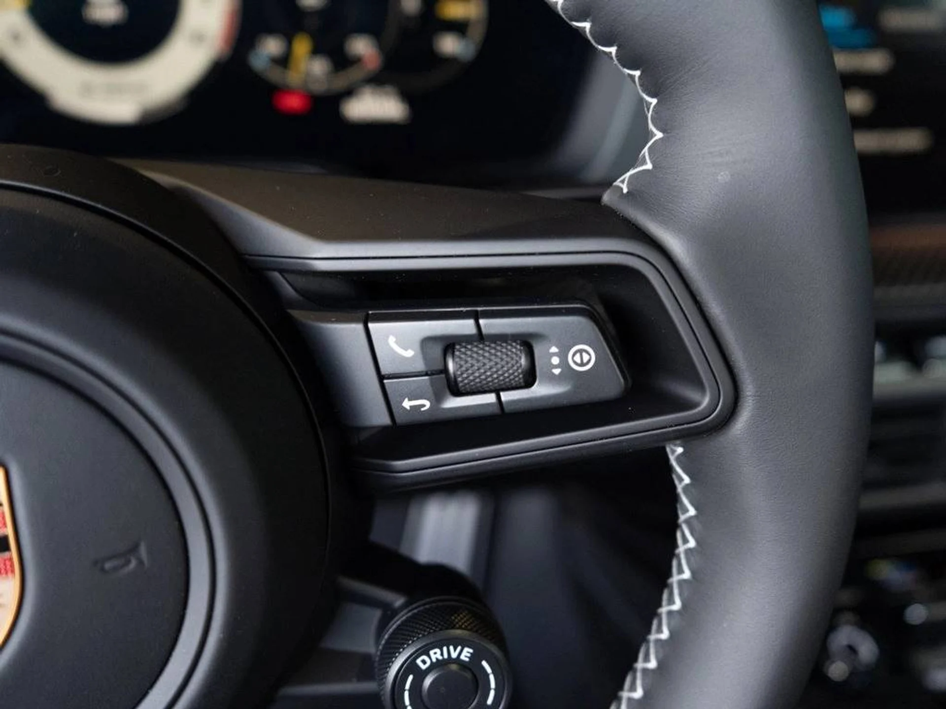 mph021_3033486291_1280_9f7face1f5