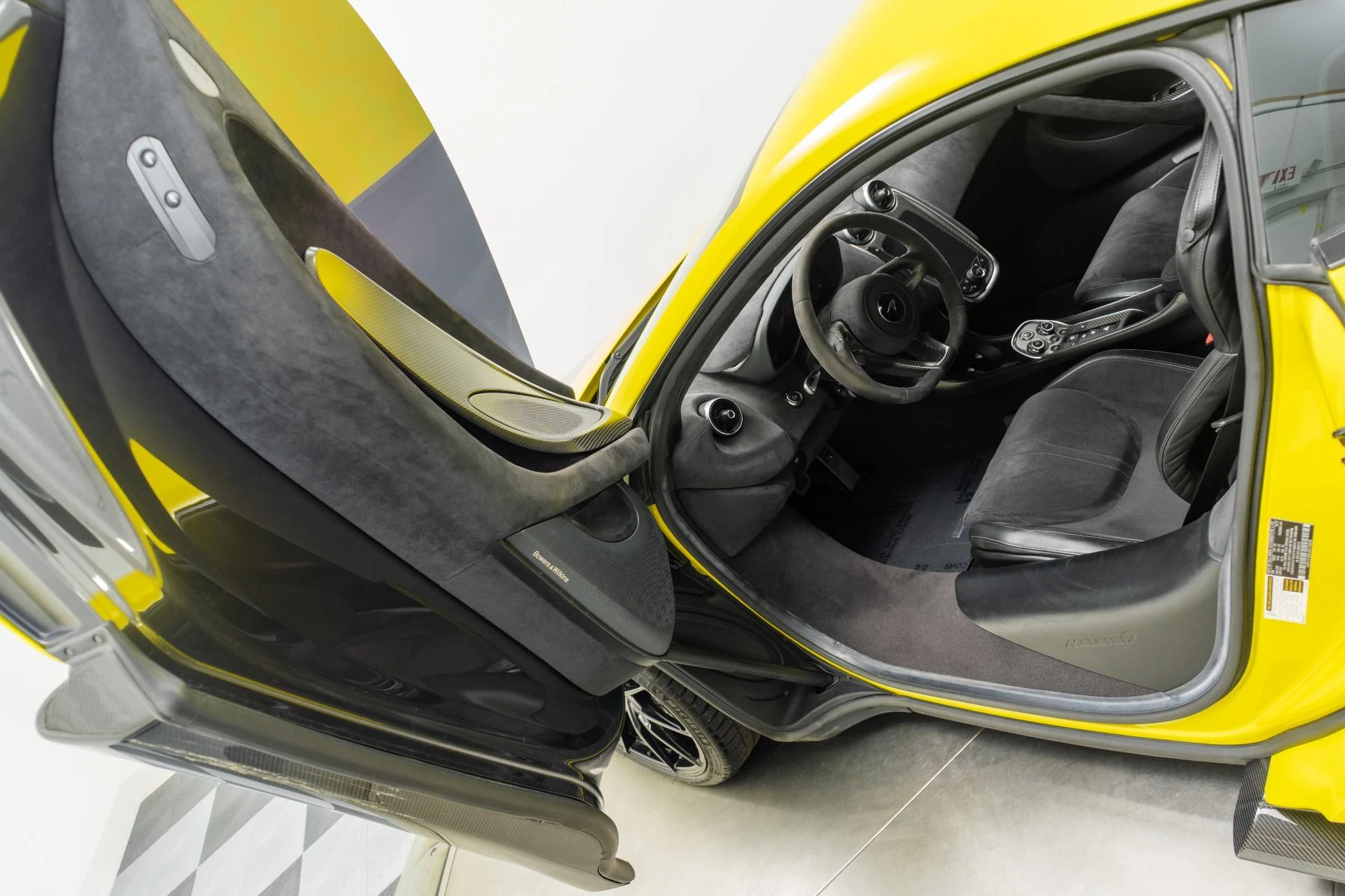mph021_3045401071_Used_2019_Mc_Laren_600_LT_Rare_Sicilian_Yellow_Low_Miles_1778880082_5704912f29