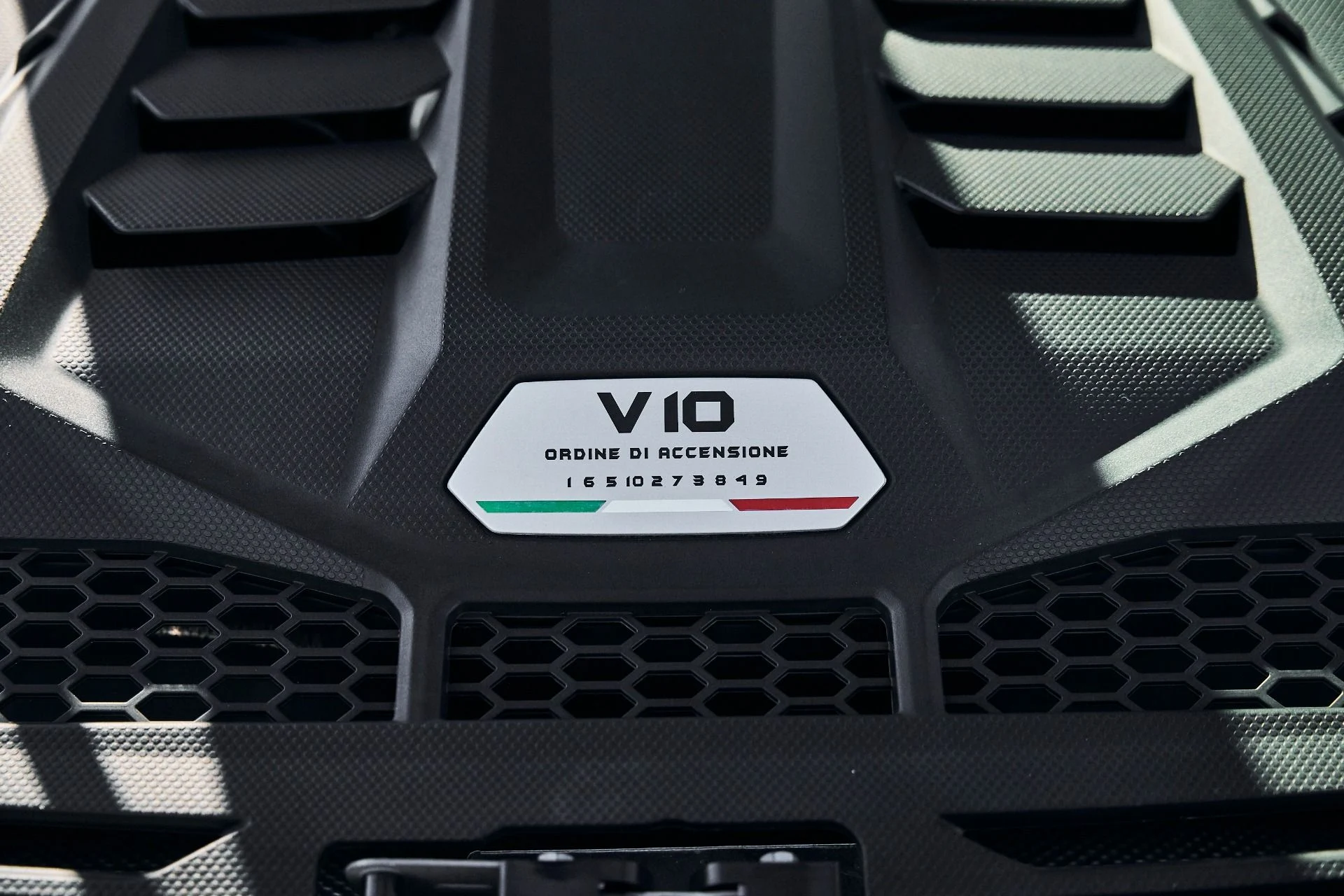 mph021_3048539896_Used_2021_Lamborghini_Huracan_EVO_Base_1774404957_4039208d8c