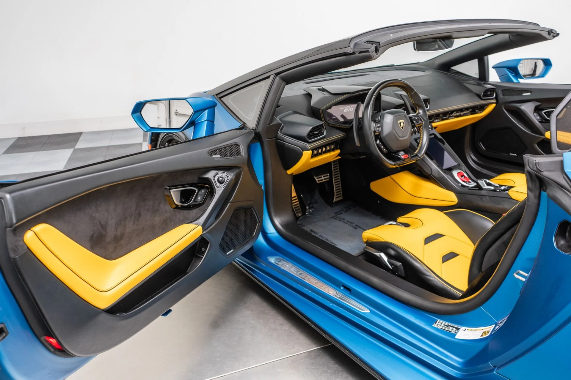 mph021_3048612350_Used_2020_Lamborghini_Huracan_EVO_Spyder_Factory_Matte_Paint_Full_PPF_1786554223_462c2ad5cc