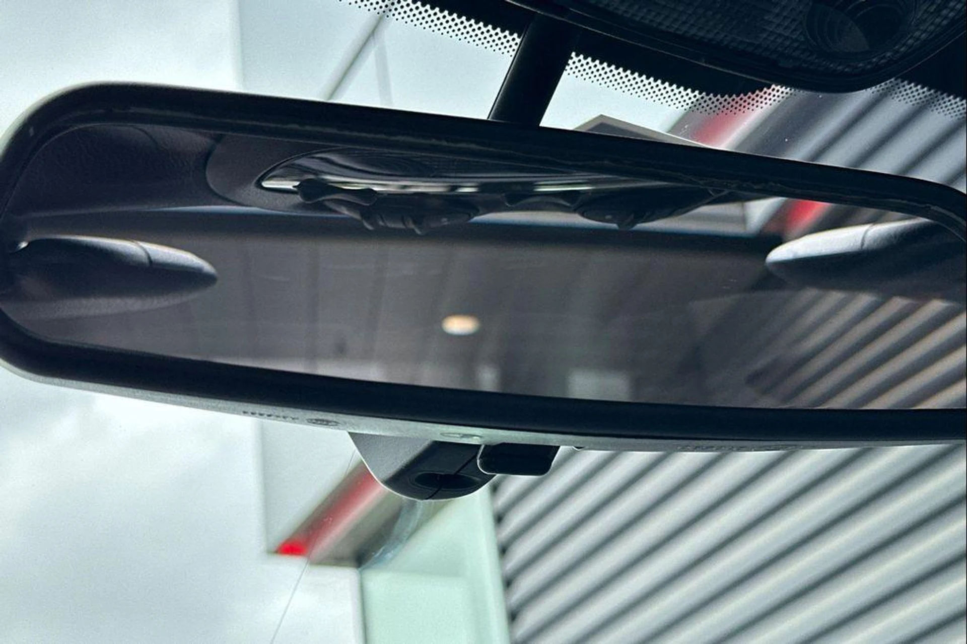 mph021_3056558934_Fi_U_Vc_S_Pp_UVAG_64my7_Zenshr_TH_Cs_751d57ff72