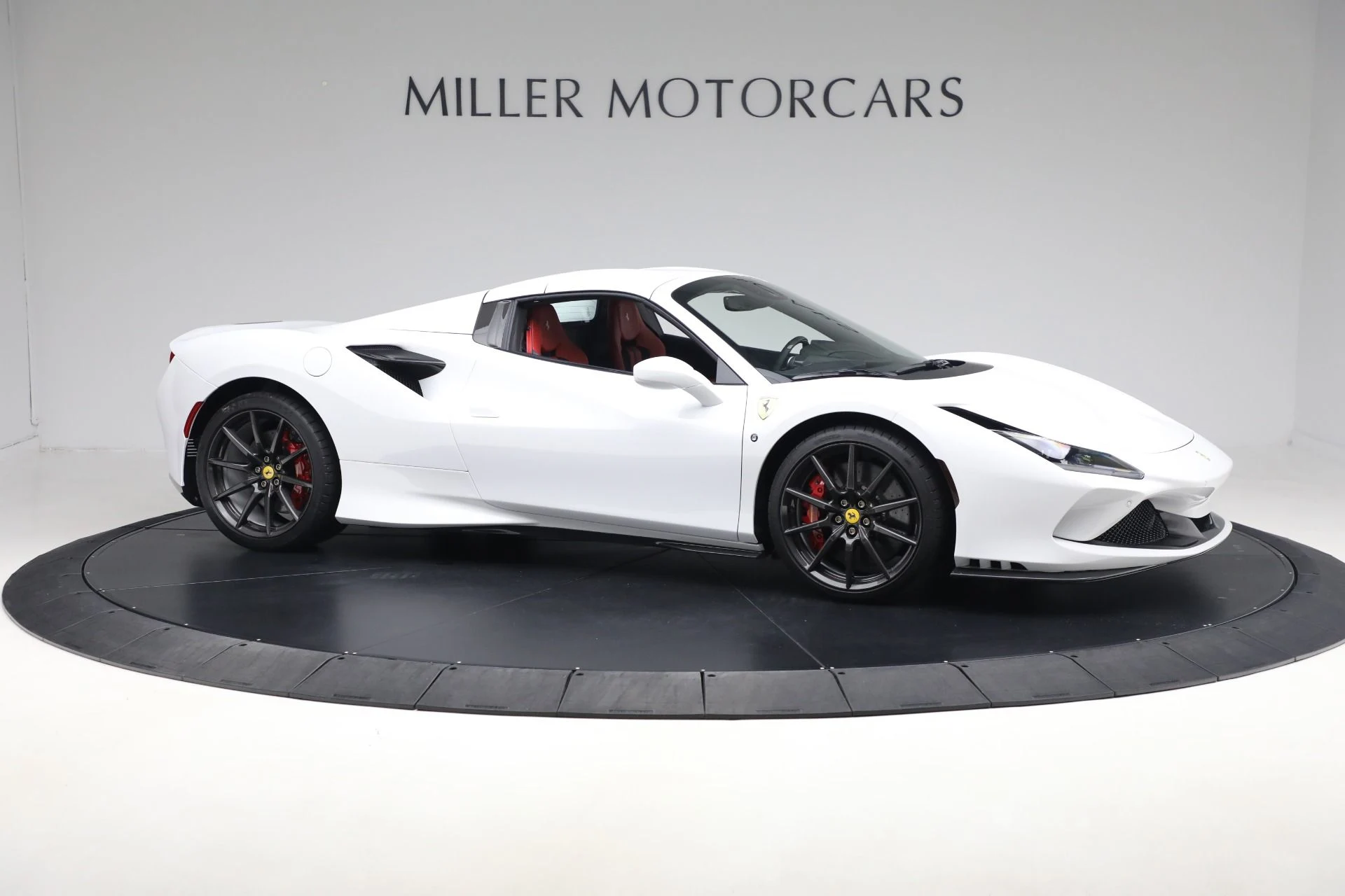 mph021_3057645232_Used_2023_Ferrari_F8_Spider_e6af245712