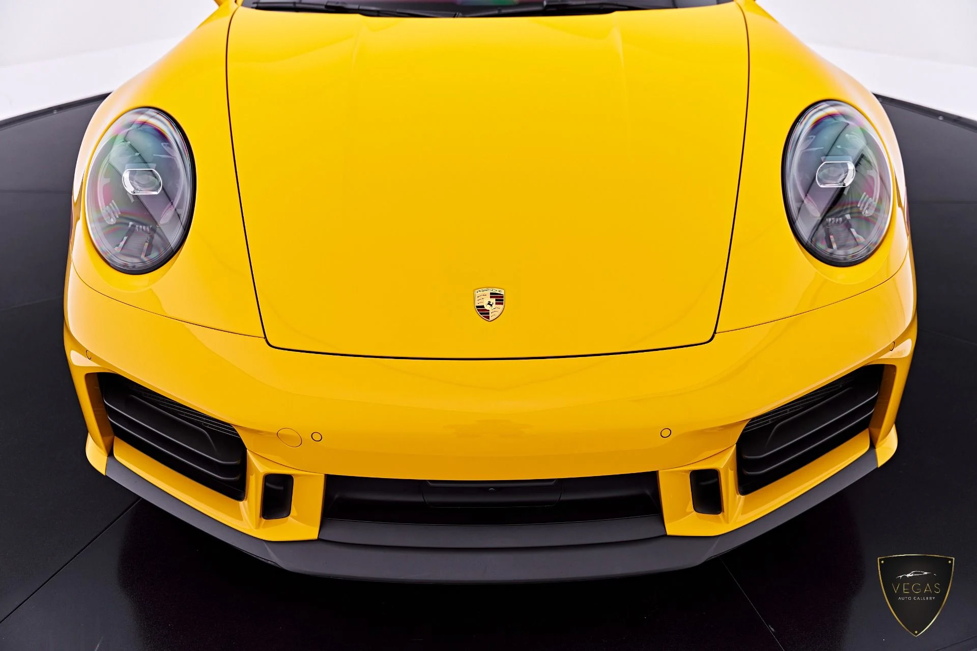 mph021_3067389859_Used_2025_Porsche_911_Carrera_1784942465_a1d21c241e