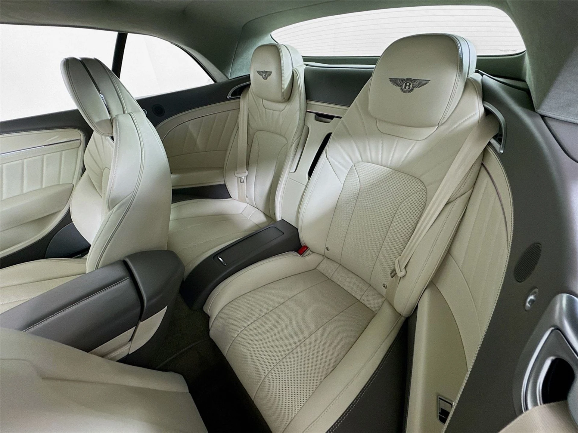 mph021_3084645937_747837d465bf92b9d9e7bbb4ba58badfx_93fb5a48c0