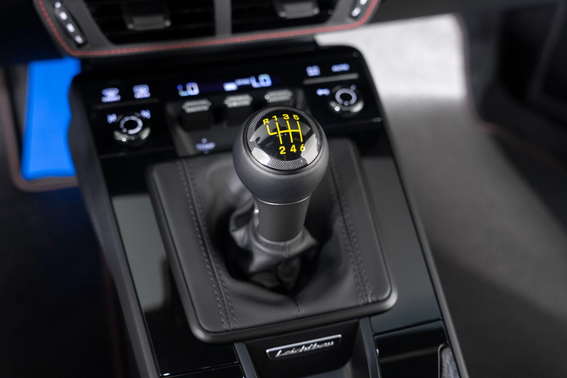 mph021_3090167415_Used_2025_Porsche_911_GT_3_Touring_1756254243_0dde6badea