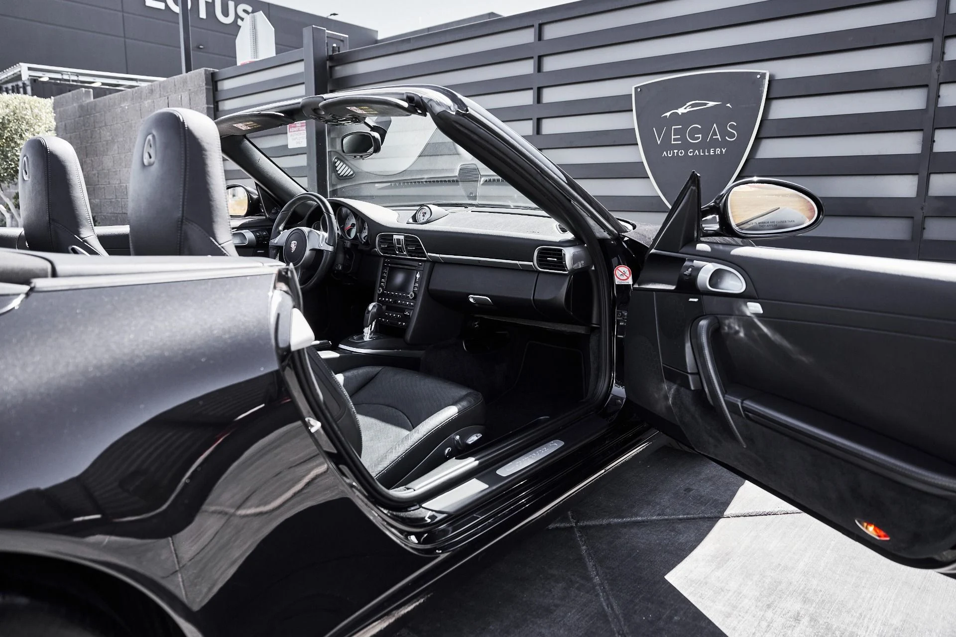 mph021_3113845369_Used_2010_Porsche_911_Carrera_S_1779210252_39ab008cf5
