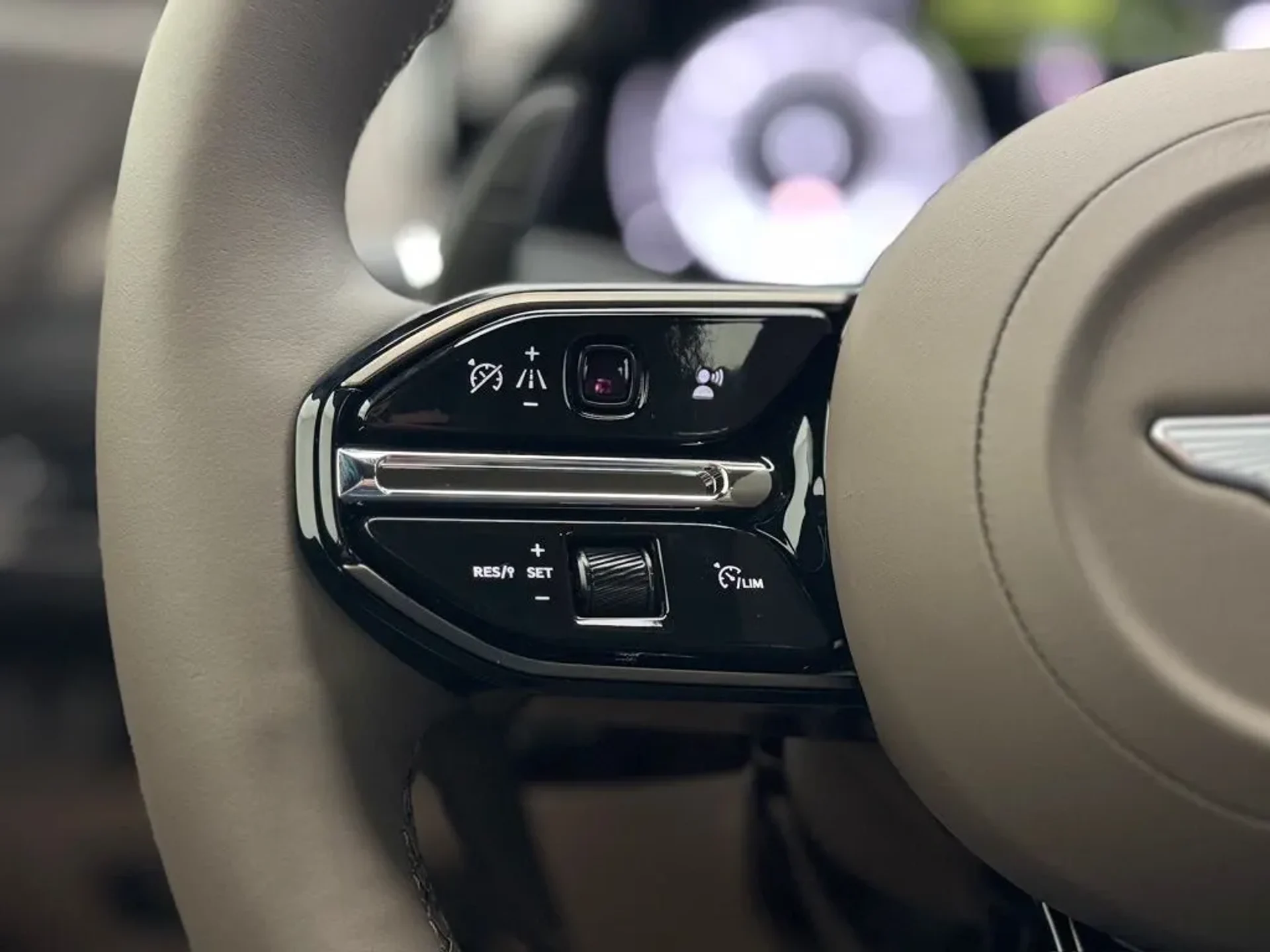 mph021_3126102732_7e5en4b7306z89ureq65owaiudtr_055fe79940