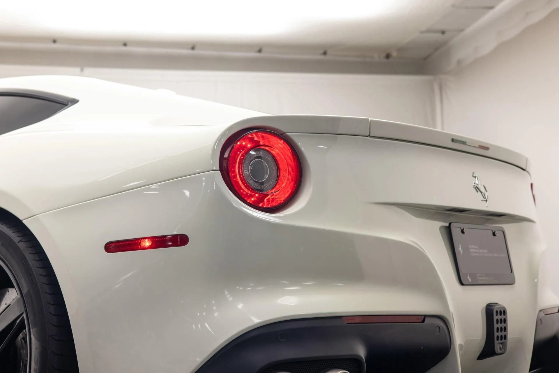 mph021_3129766190_Used_2014_Ferrari_F12berlinetta_Berlinetta_1755332523_18b969d984