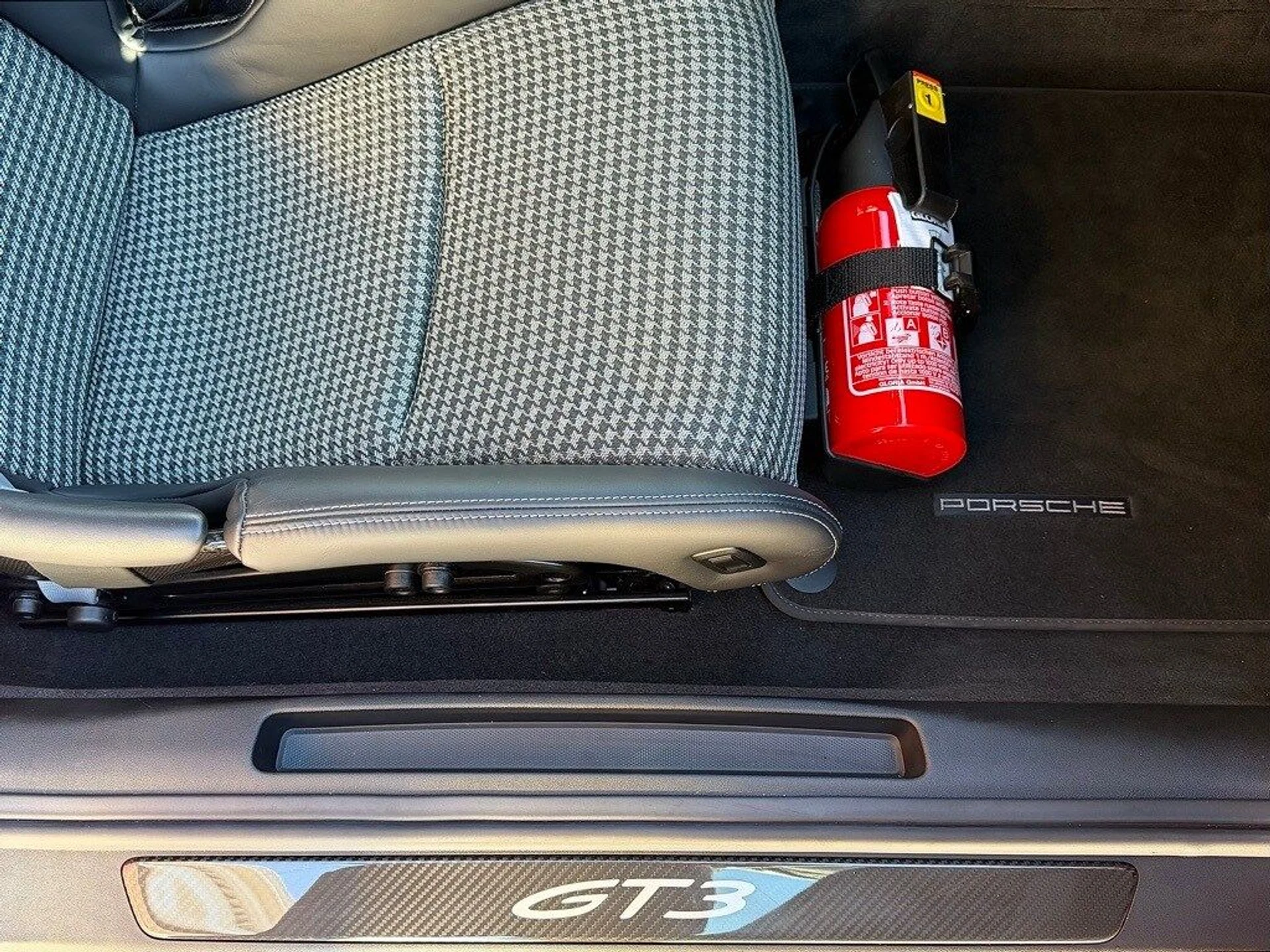 mph021_3137752518_c69ab59da63c17117d18331017a28e15x_9826fdca3c