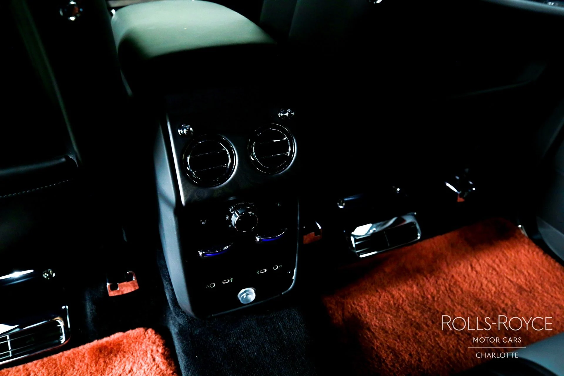 mph021_3144790223_Used_2025_Rolls_Royce_Cullinan_1757716745_511940c1a4