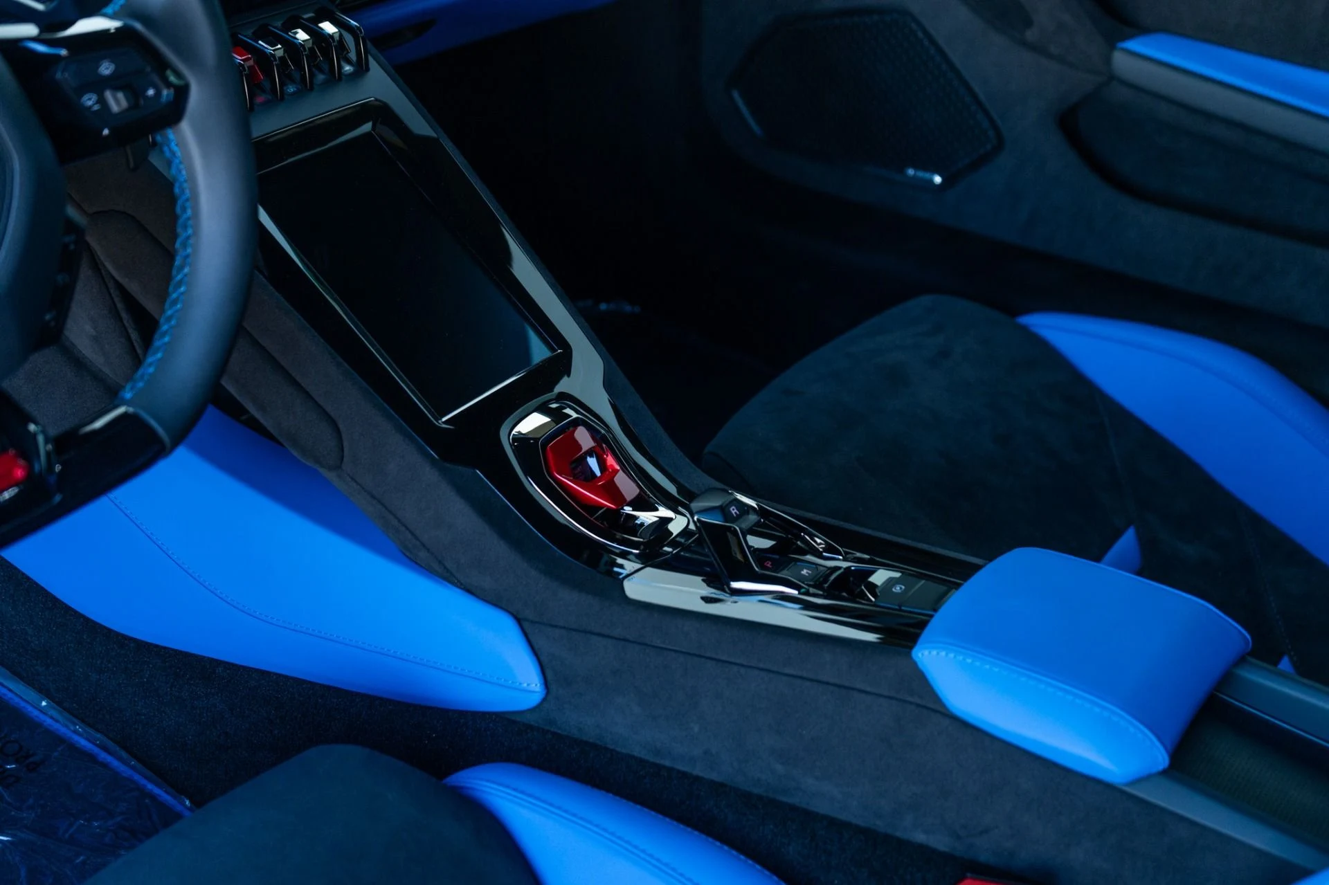 mph021_3146956331_Used_2024_Lamborghini_Huracan_Tecnica_1764704273_15876e9a24