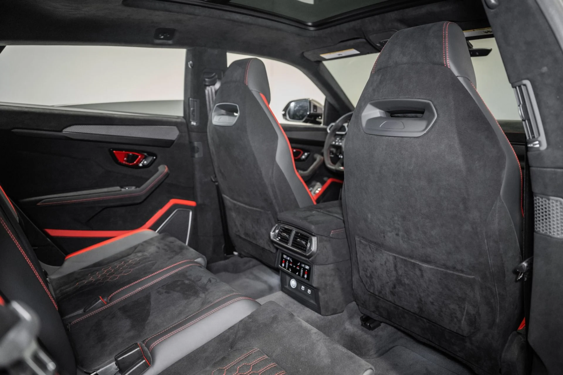 mph021_3151659406_Used_2024_Lamborghini_Urus_Performante_1777998899_775ad4fbf8