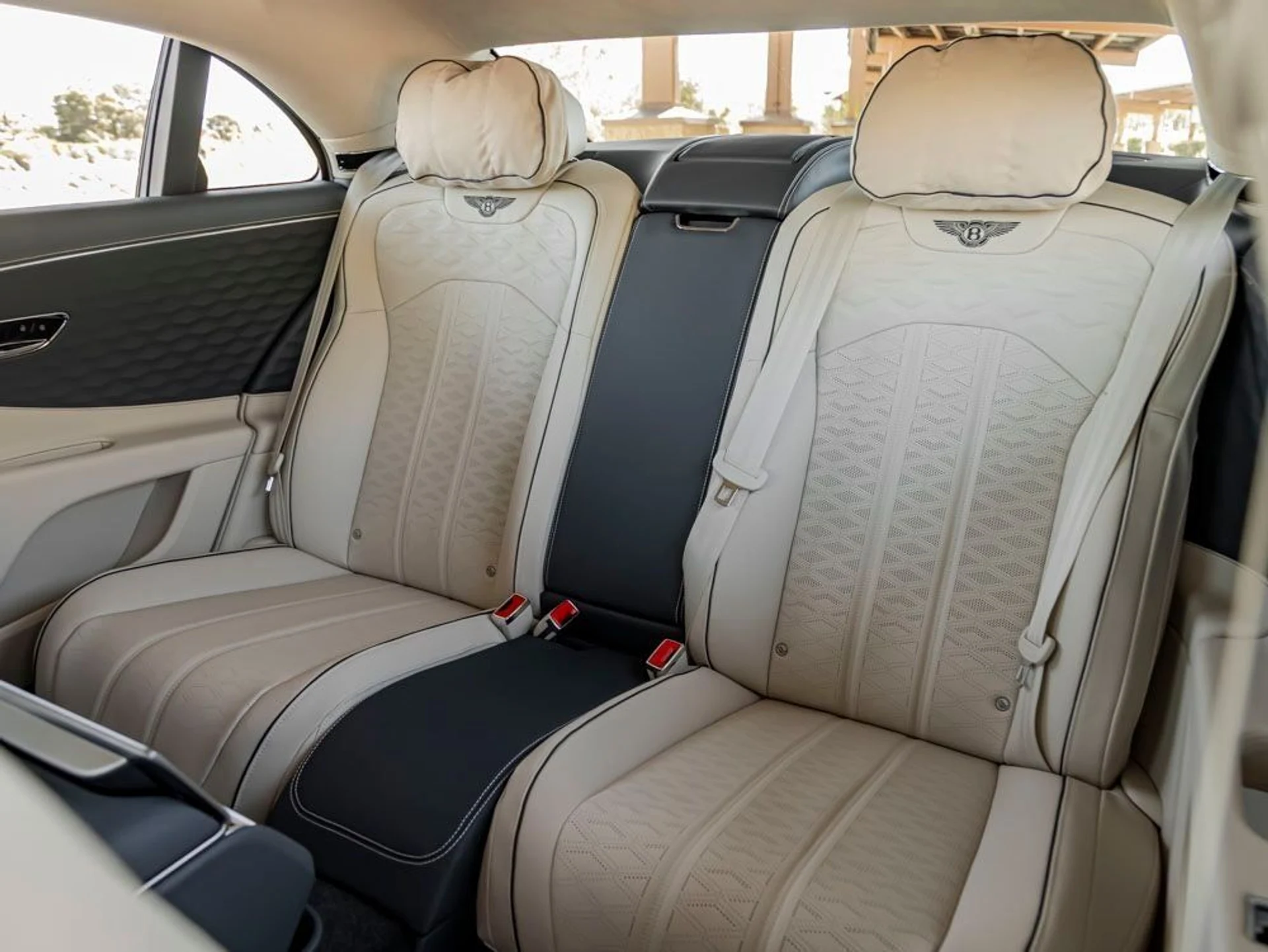 mph021_3157657368_22_32a1d69eee