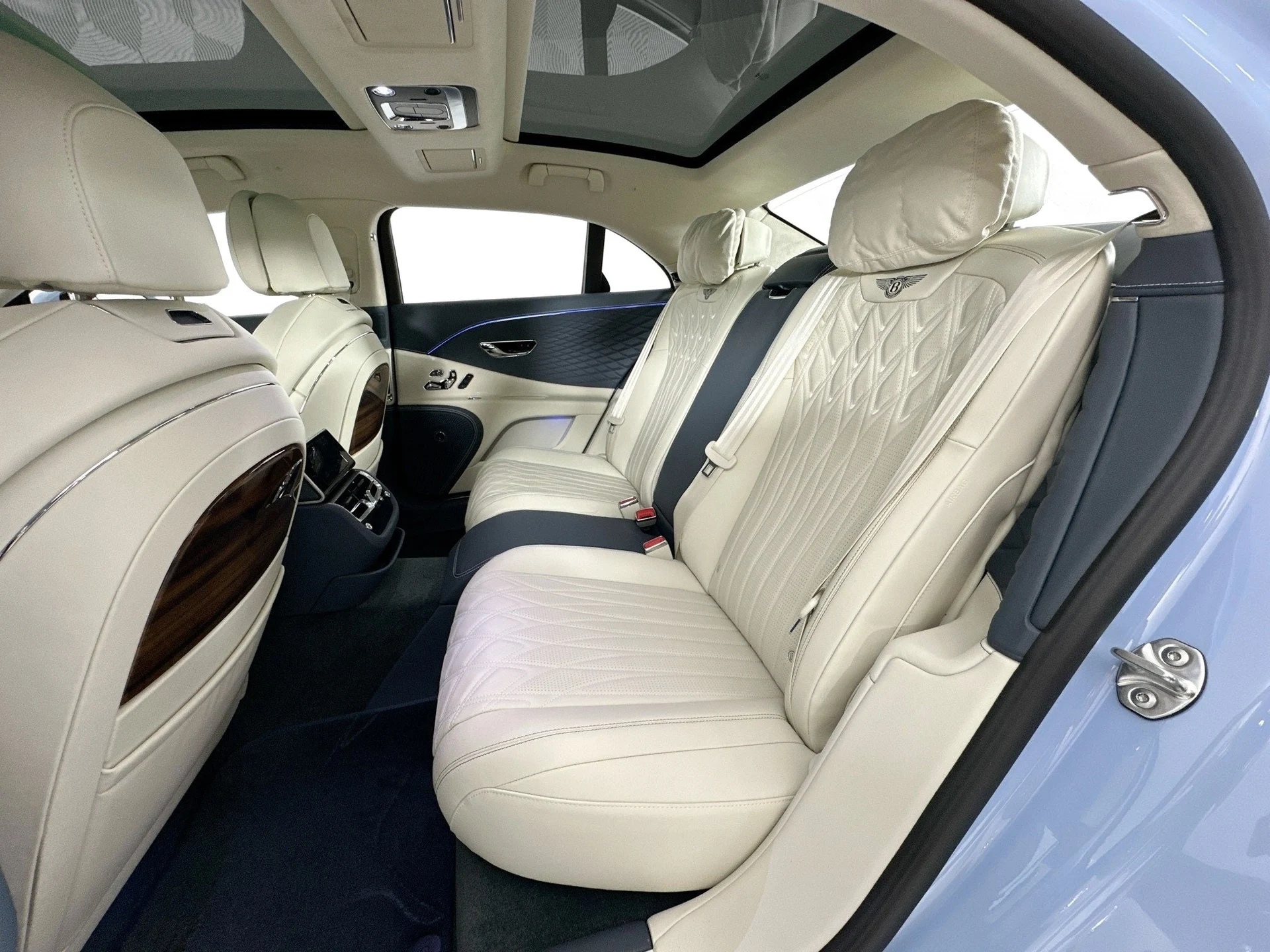 mph021_3160427657_22_9214c930ee