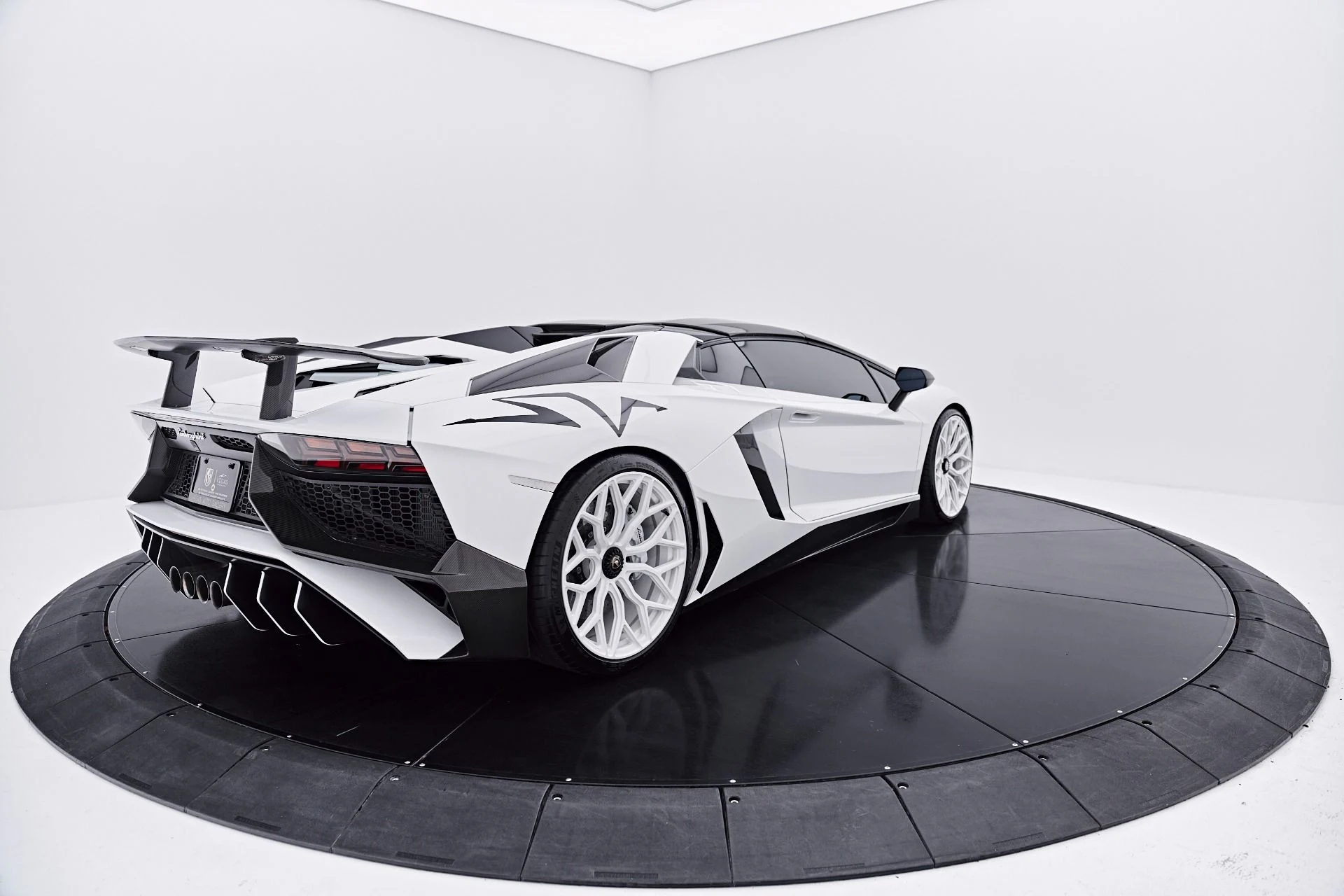 mph021_3160663242_Used_2016_Lamborghini_Aventador_LP_750_4_Super_Veloce_1785199412_6021a4435e
