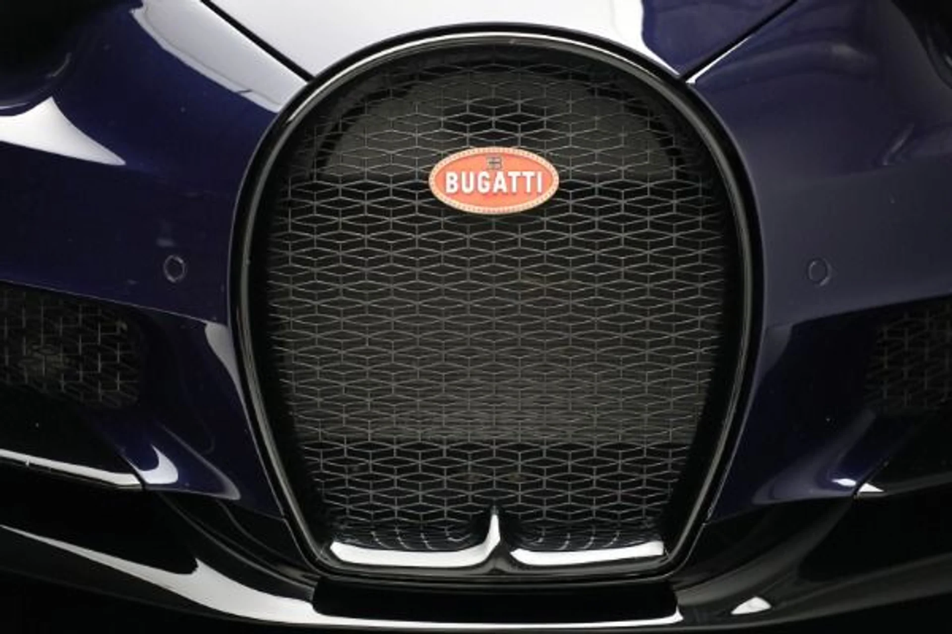 mph021_3161552957_Used_2020_Bugatti_Chiron_Sport_832889381a