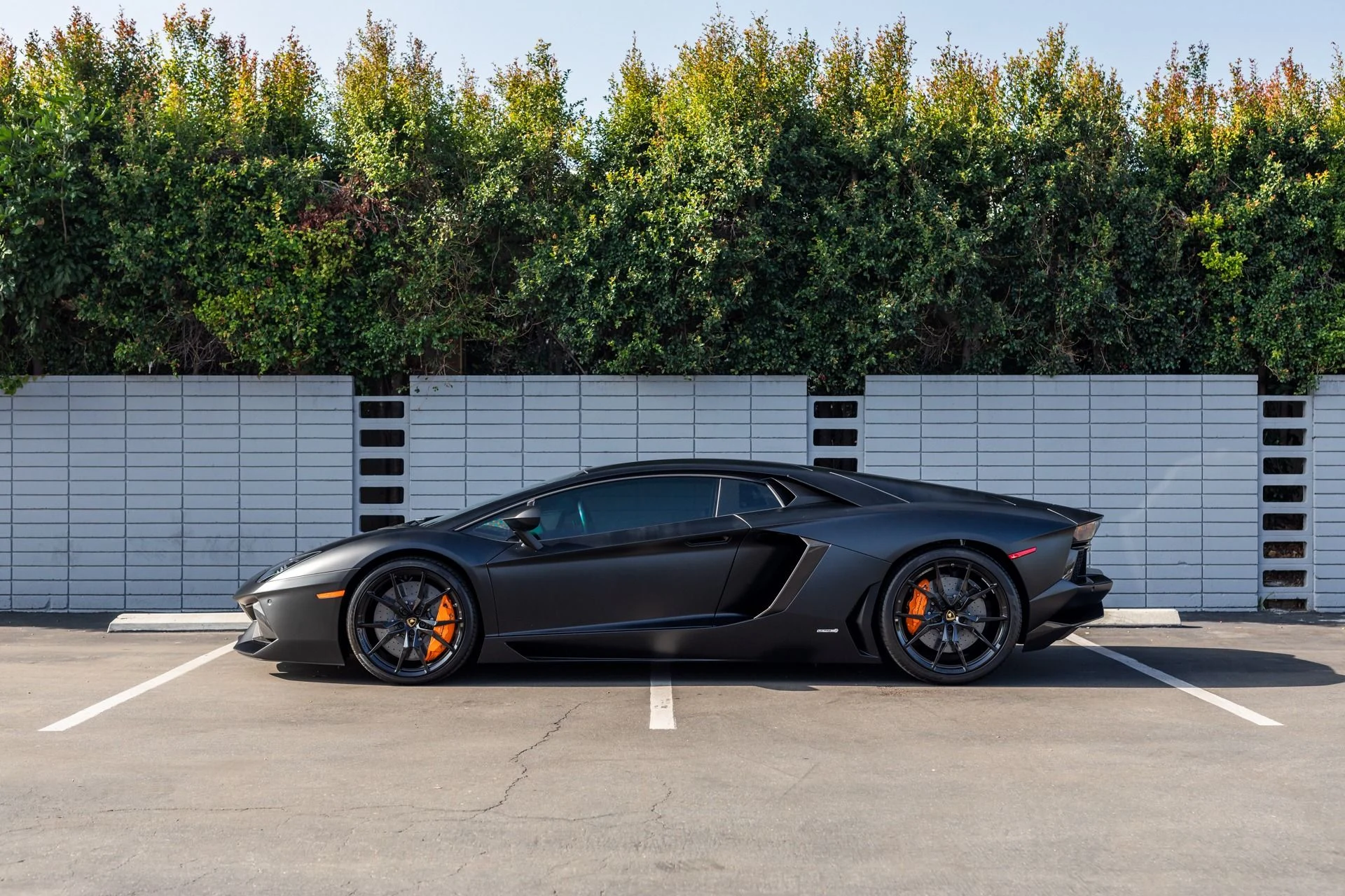 mph021_3162063844_Used_2014_Lamborghini_Aventador_LP_700_4_1776699950_9bc483238e