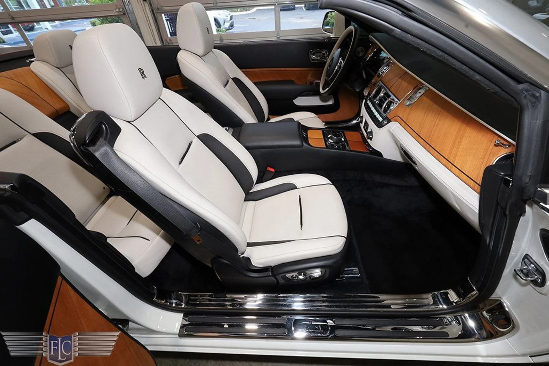 mph021_3166908131_used_2017_rolls_royce_dawn_convertible_9689_23039198_22_1024_c24d19764a