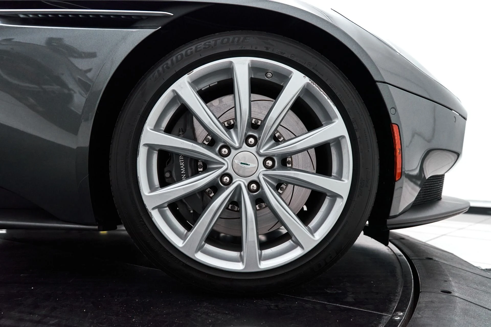 mph021_3179297639_Used_2019_Aston_Martin_DB_11_Base_1627672022_5b2b6824ff