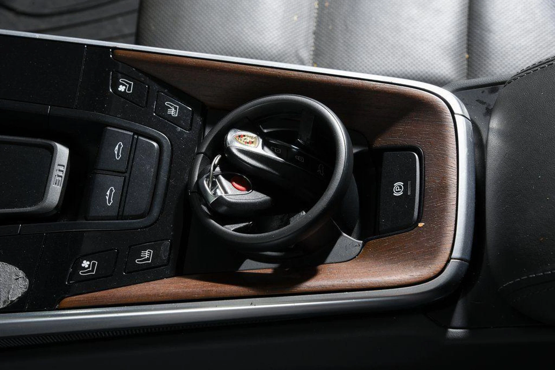 mph021_3184004292_y_Mwv7_Jpd_Zzo_G8_Y2ibc_P1hs_Ku_Ez8_fef98553dd