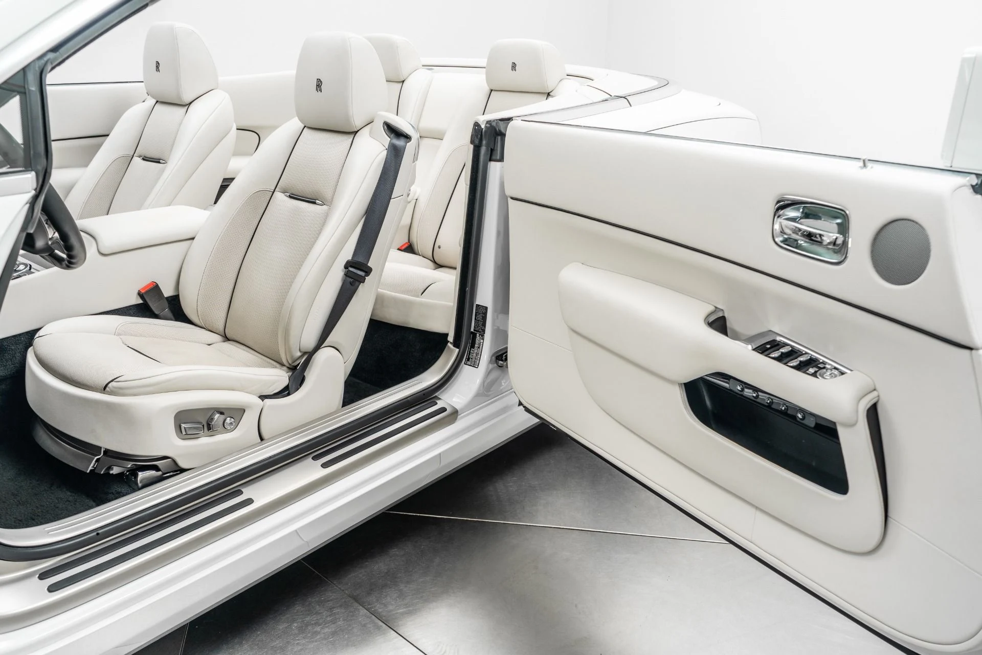 mph021_3185351993_Used_2020_Rolls_Royce_Dawn_Fully_Polished_Wheels_Heated_and_Ventilated_Seats_1764007062_0e1a7e1d95