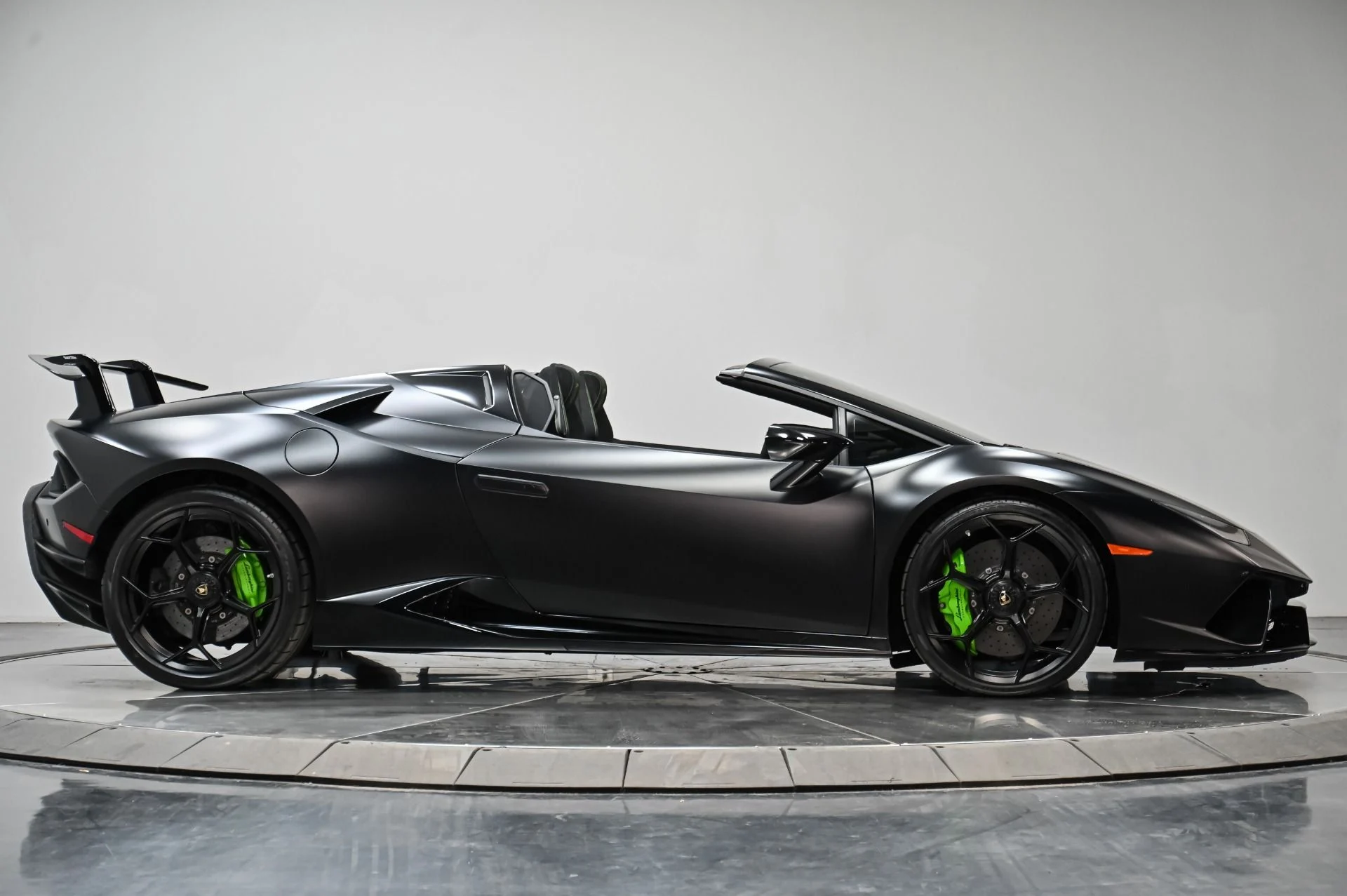 mph021_3193489857_Used_2019_Lamborghini_Huracan_Performante_1756916743_3c6e972b31