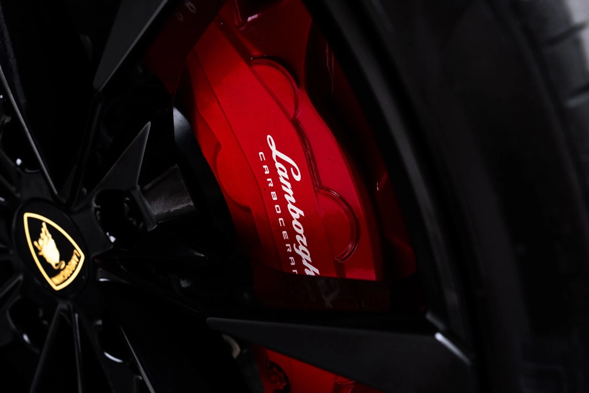 mph021_3193555922_Used_2021_Lamborghini_Urus_1775759137_3137bde2d5